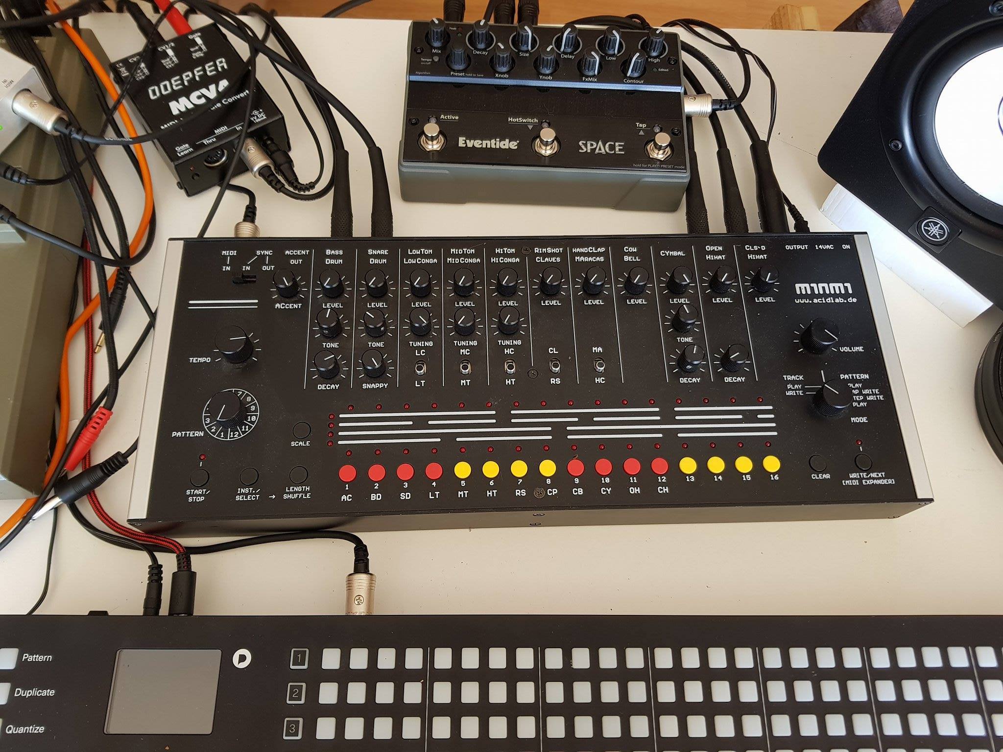 MIAMI Acidlab Miami Audiofanzine