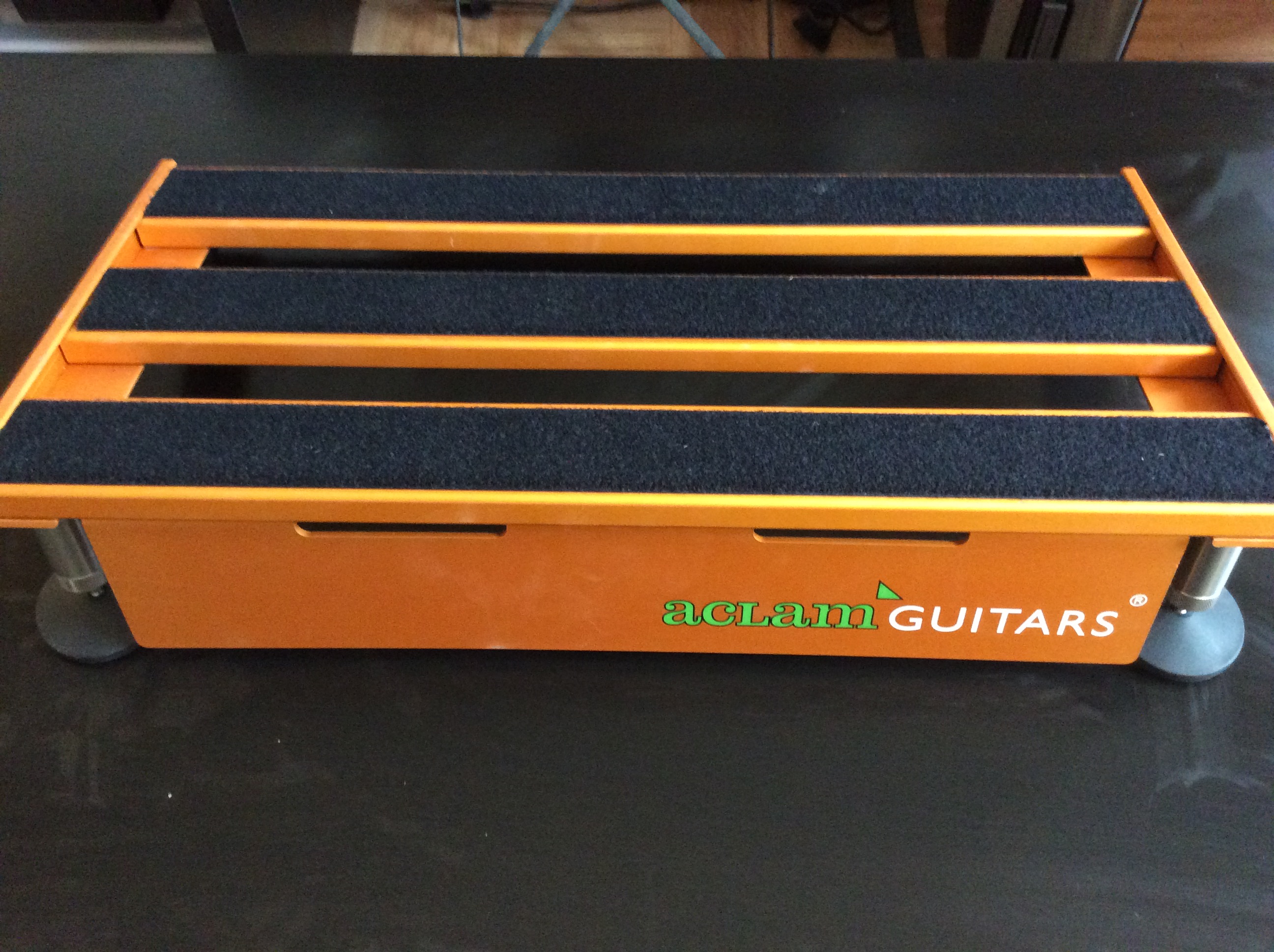 Modular Track pedalboard Aclam Guitars Audiofanzine