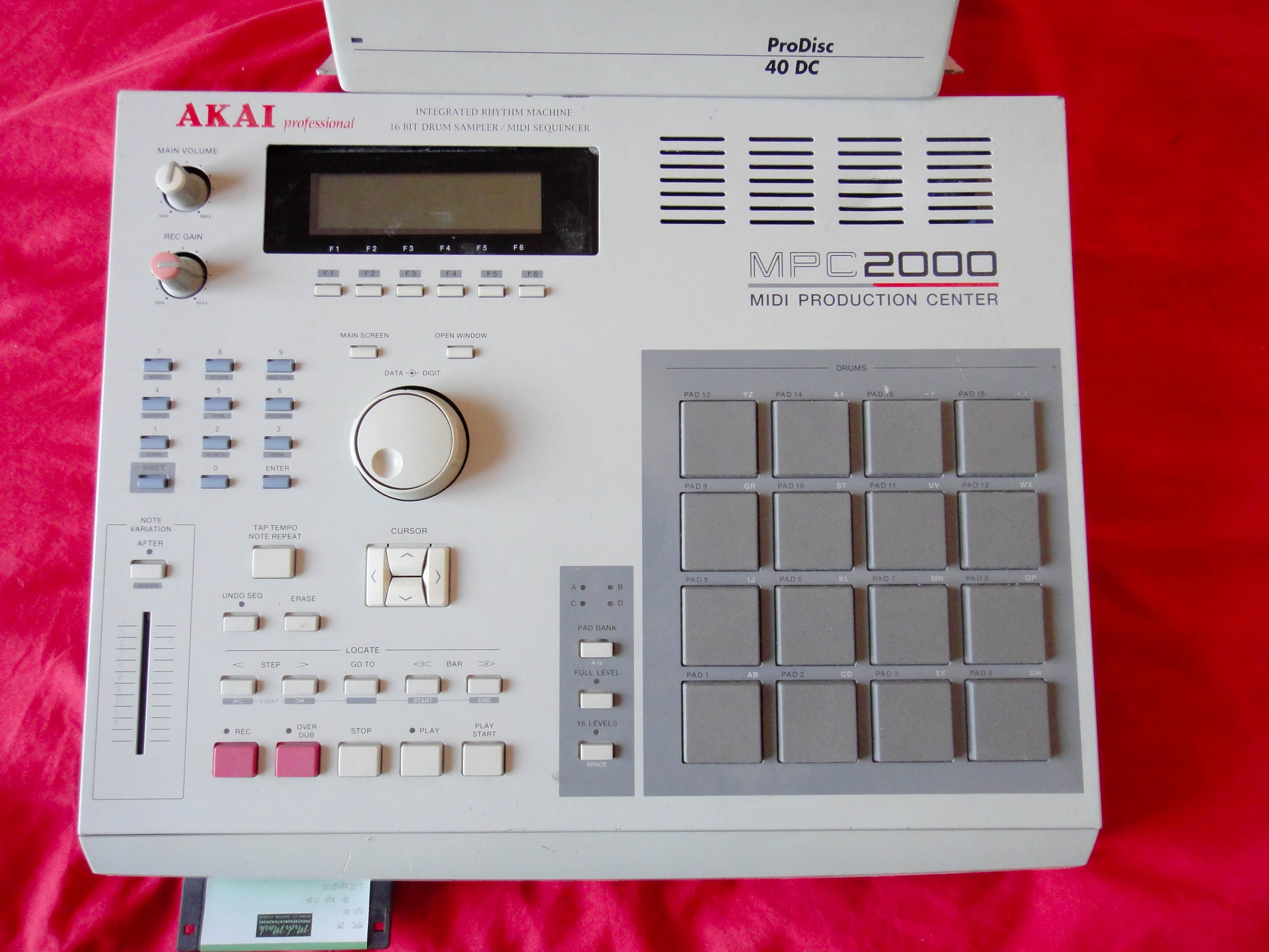 Akai Mpc 2000