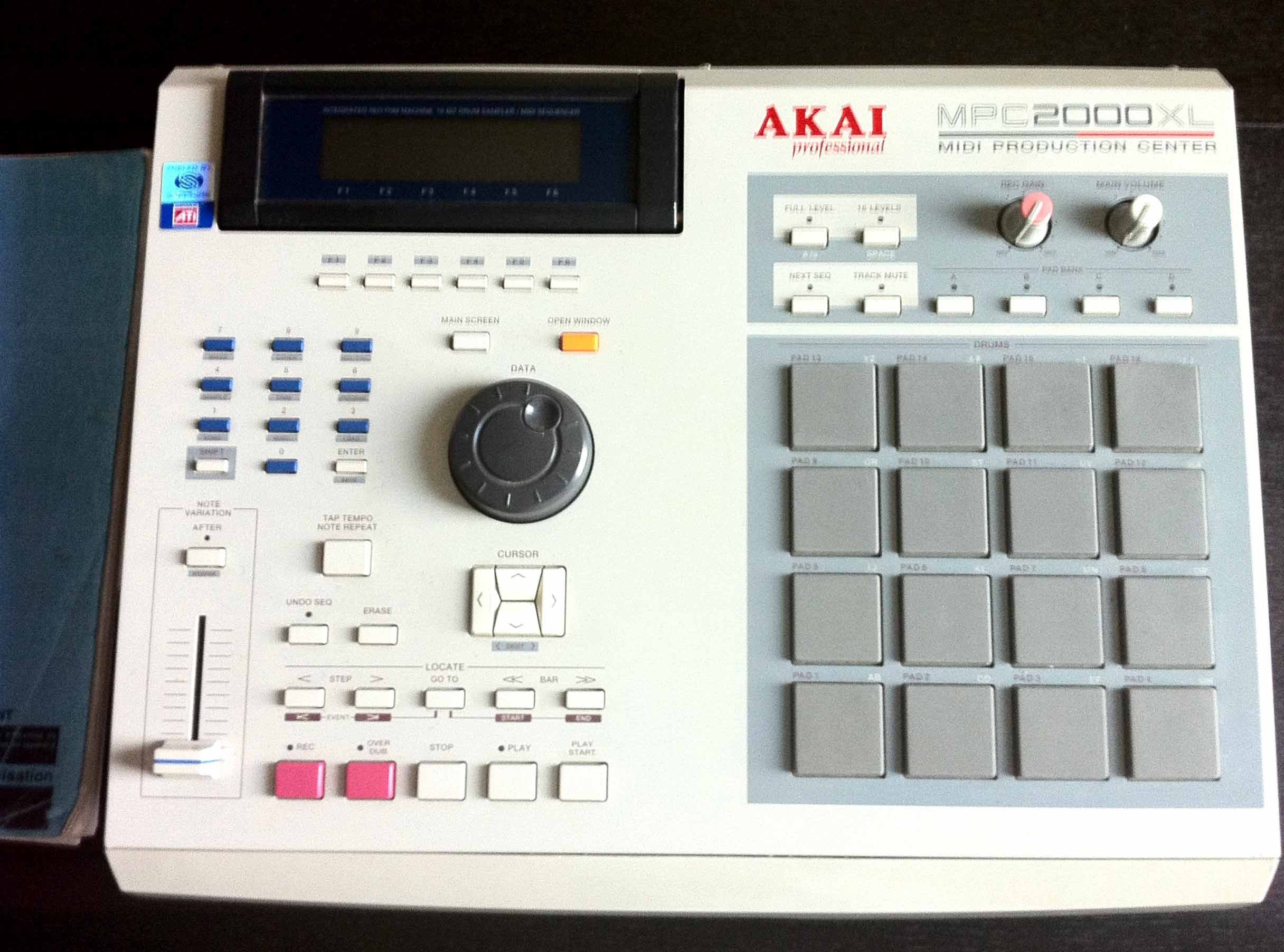 Akai MPC2000XL image (138629) Audiofanzine