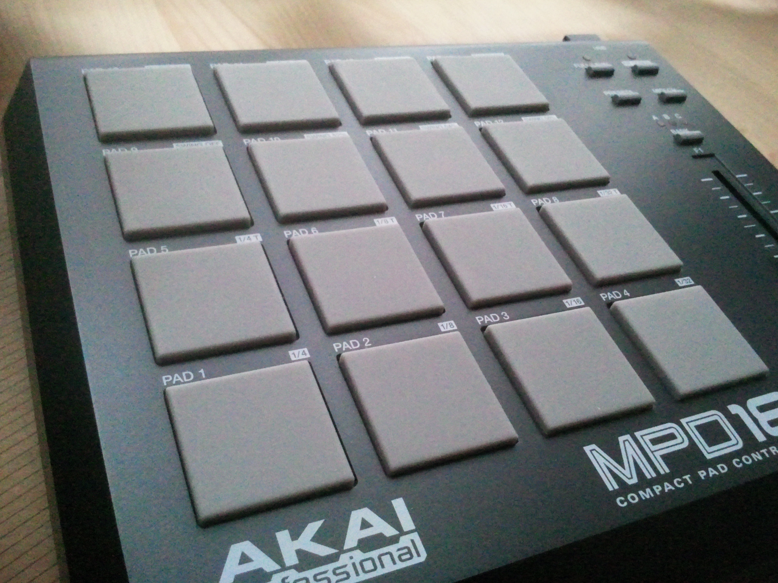 Akai MPD Image Audiofanzine