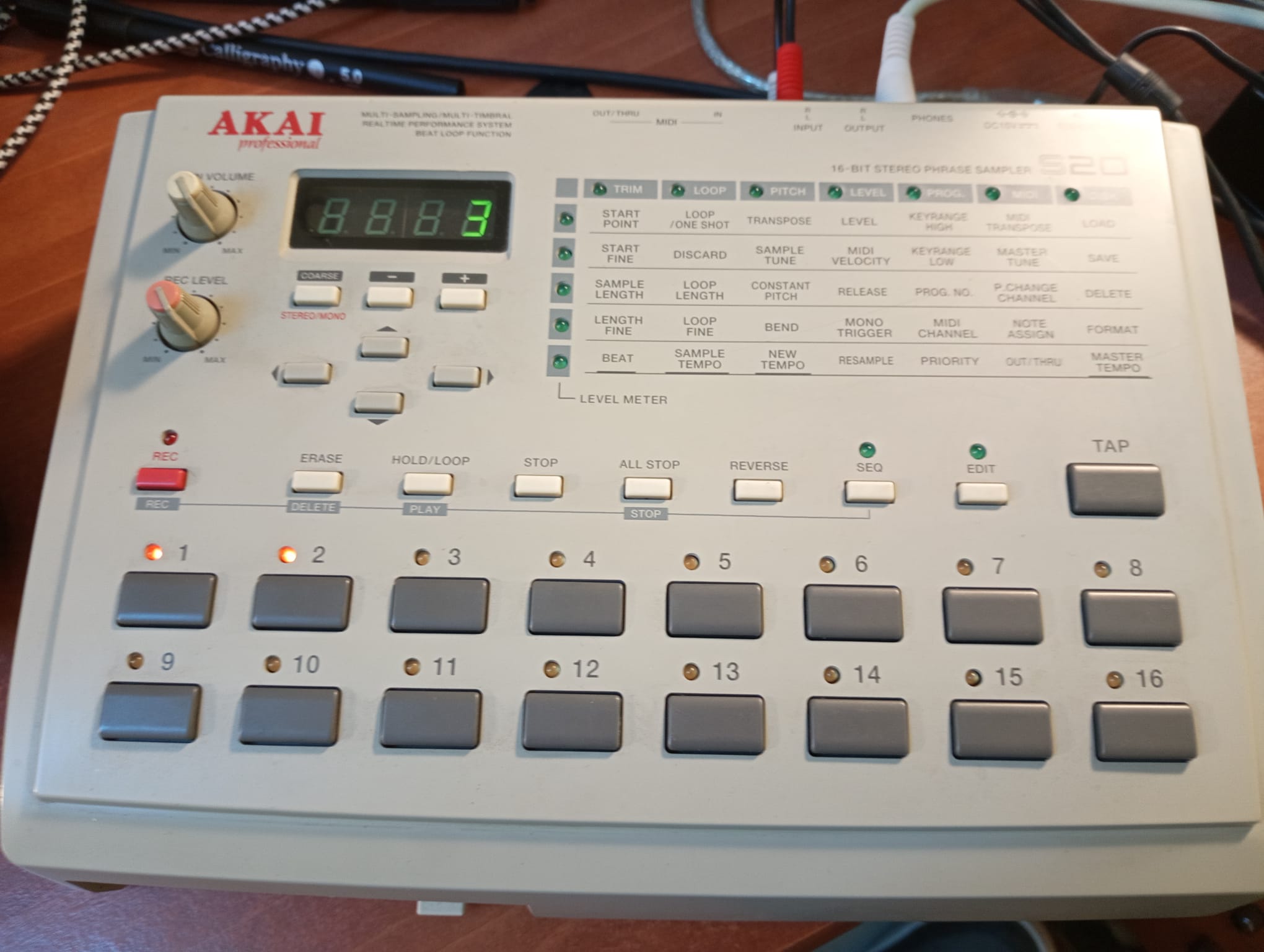 S20 Akai Professional S20 Audiofanzine