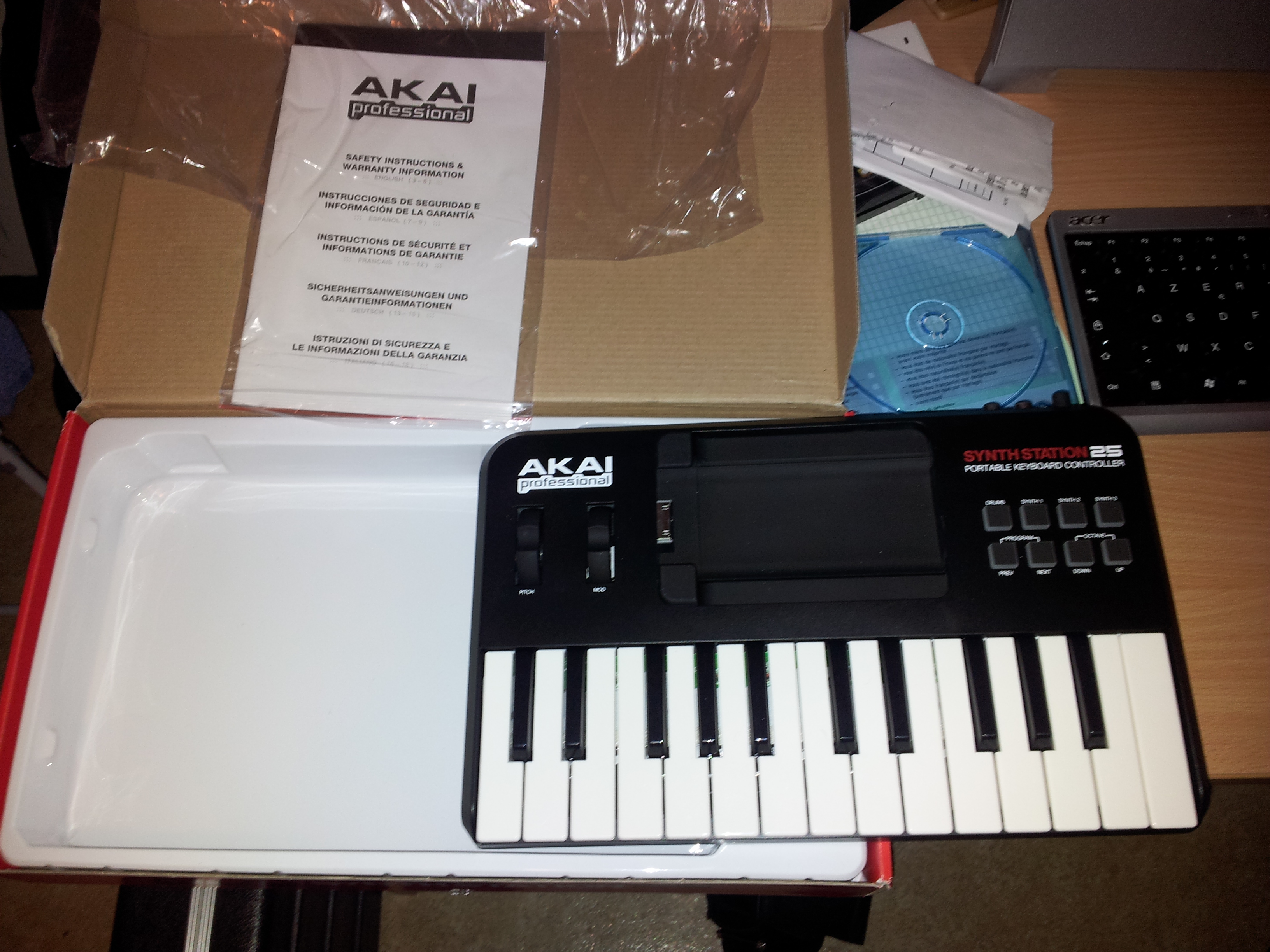 Akai SynthStation 25 (Midi) для iPhone.