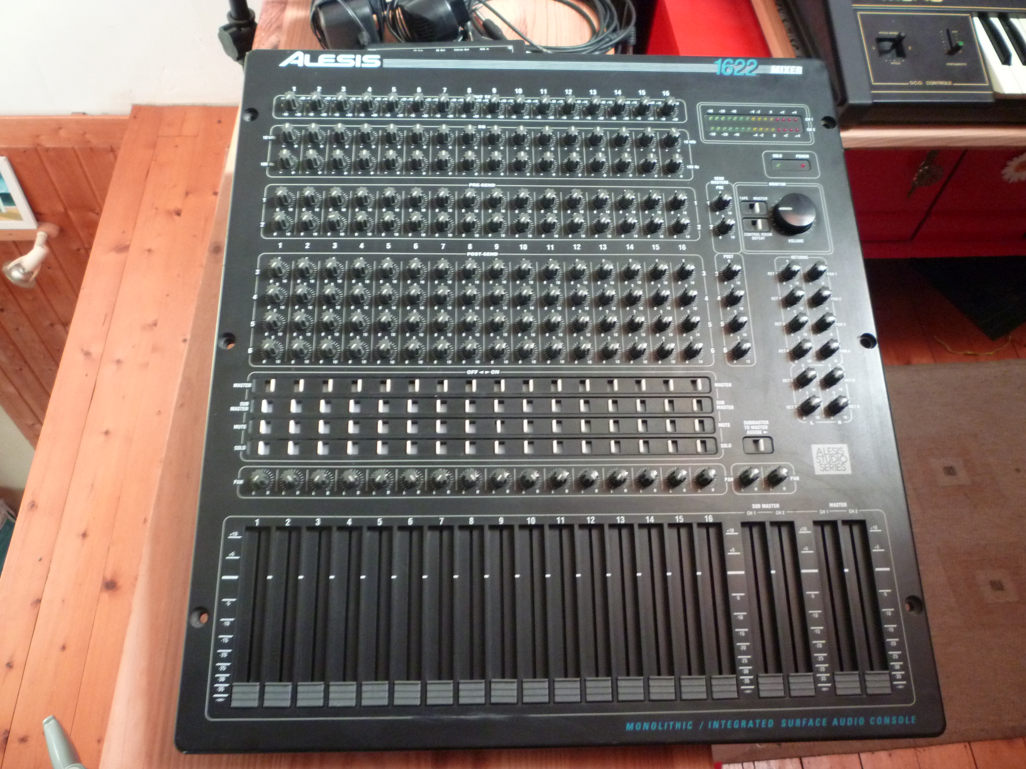 1622 Alesis 1622 Audiofanzine