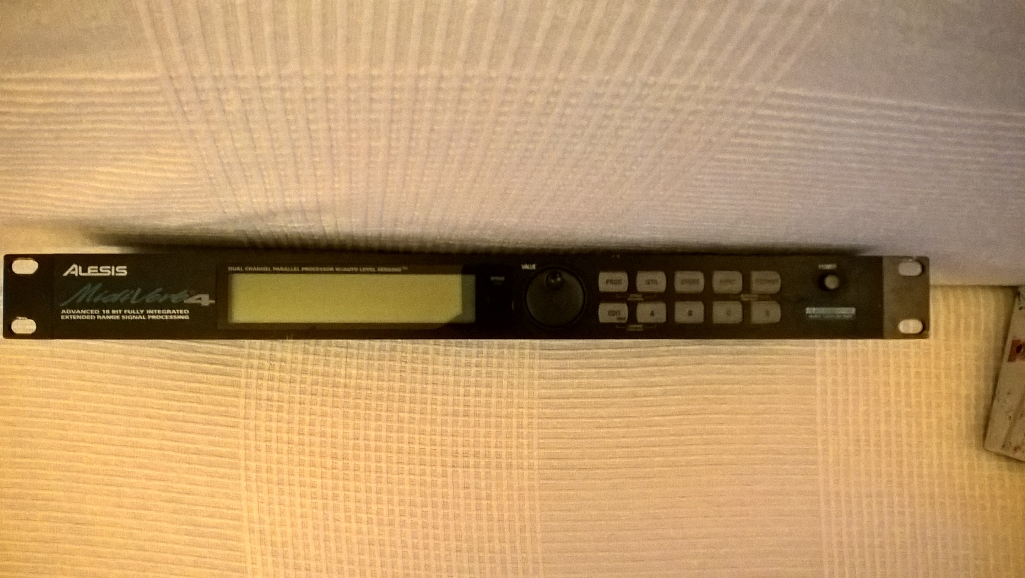 Alesis MidiVerb 4 image (#1610275) - Audiofanzine