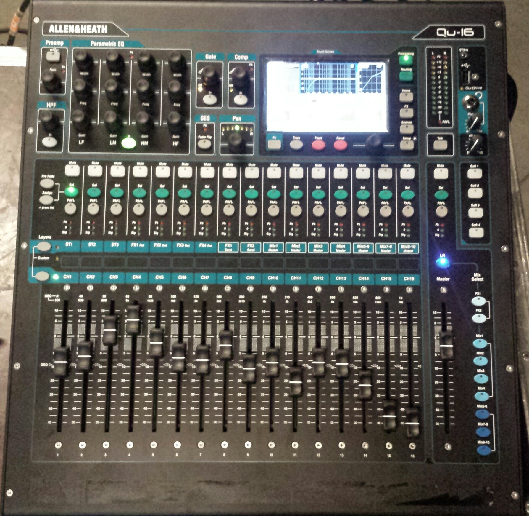 Allen & Heath Qu16 image (1089624) Audiofanzine