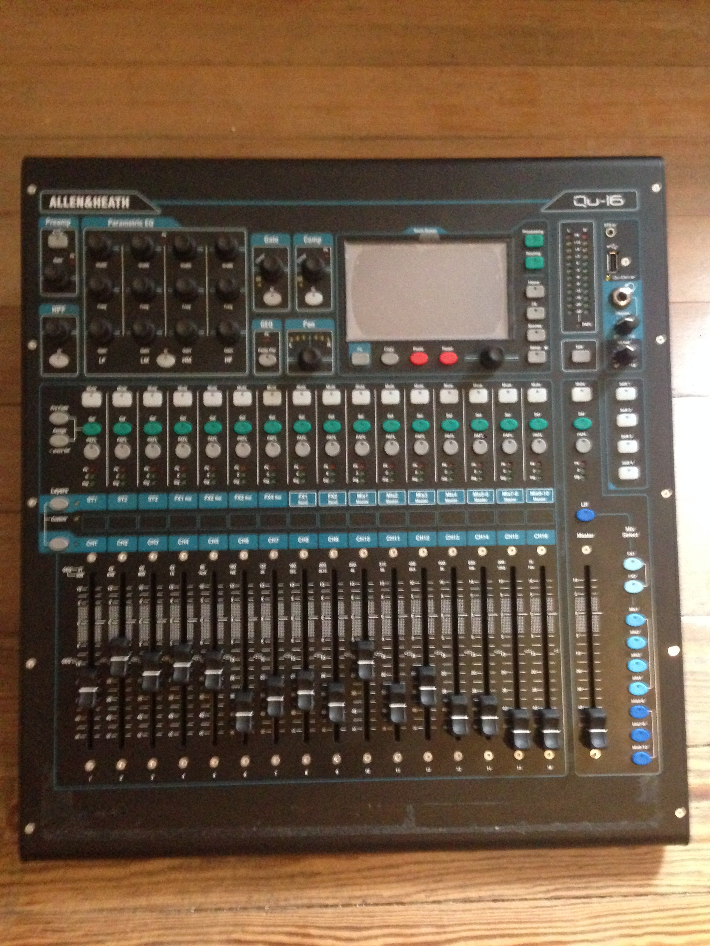 QU16 Allen & Heath Qu16 Audiofanzine