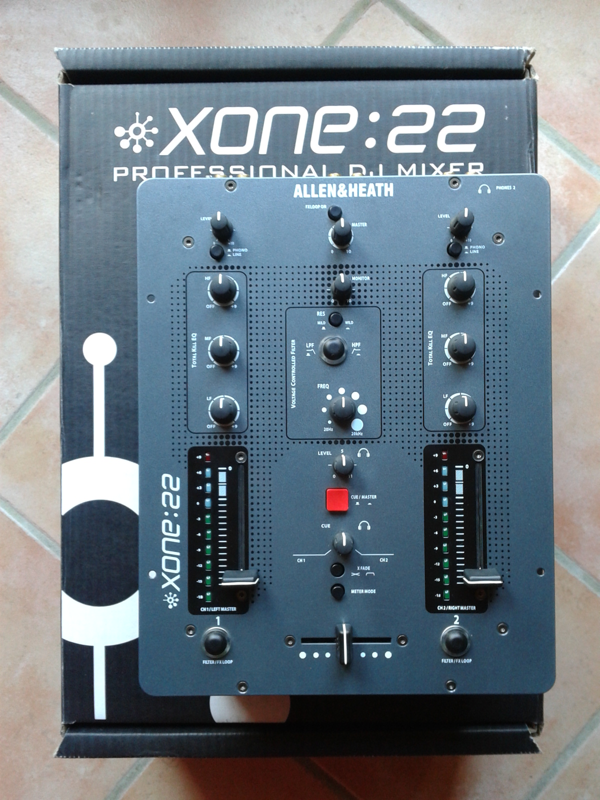 DJミキサー】Allen&Heath XONE:22 - DJ機器