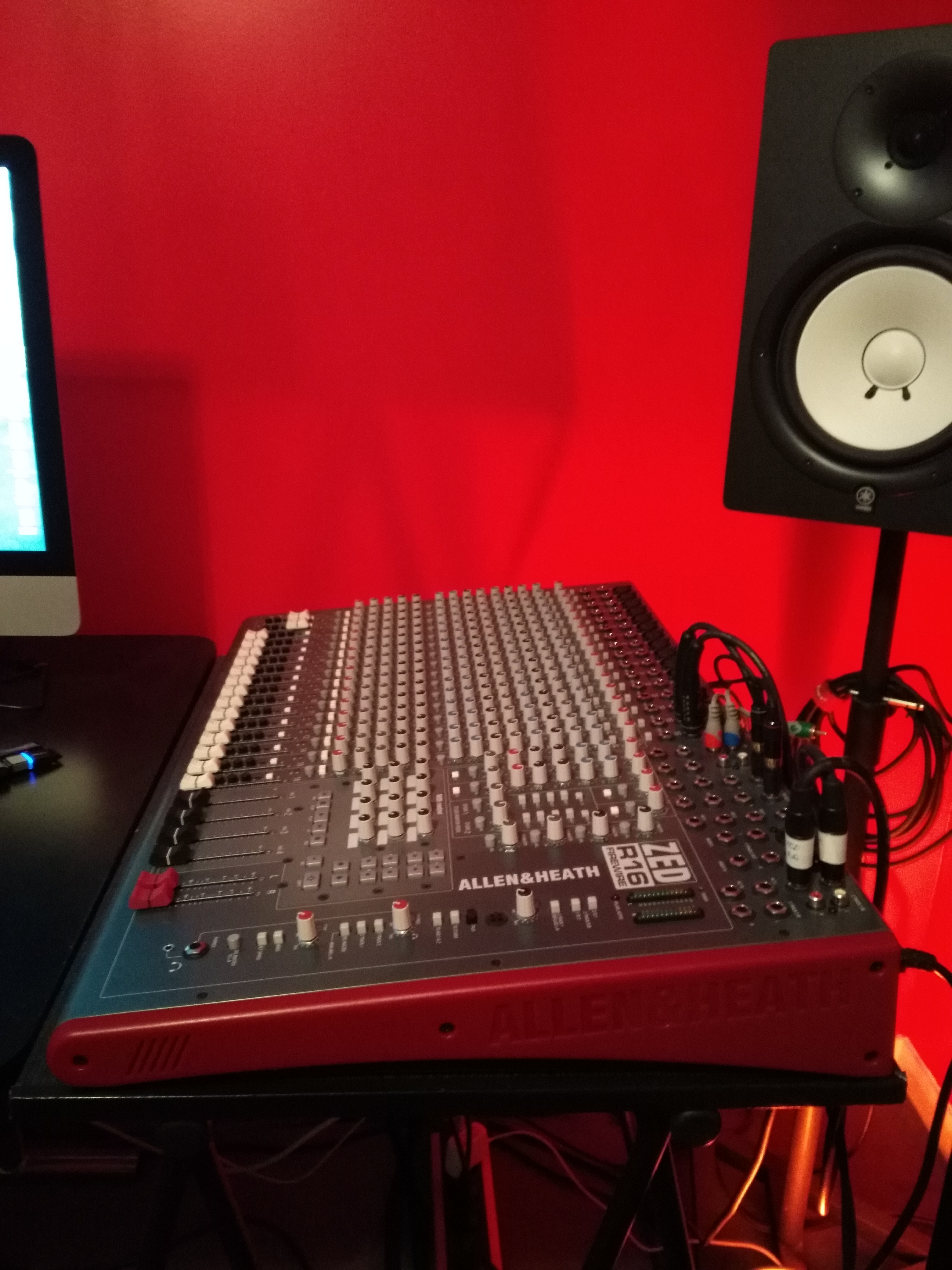 ZEDR16 Allen & Heath ZEDR16 Audiofanzine