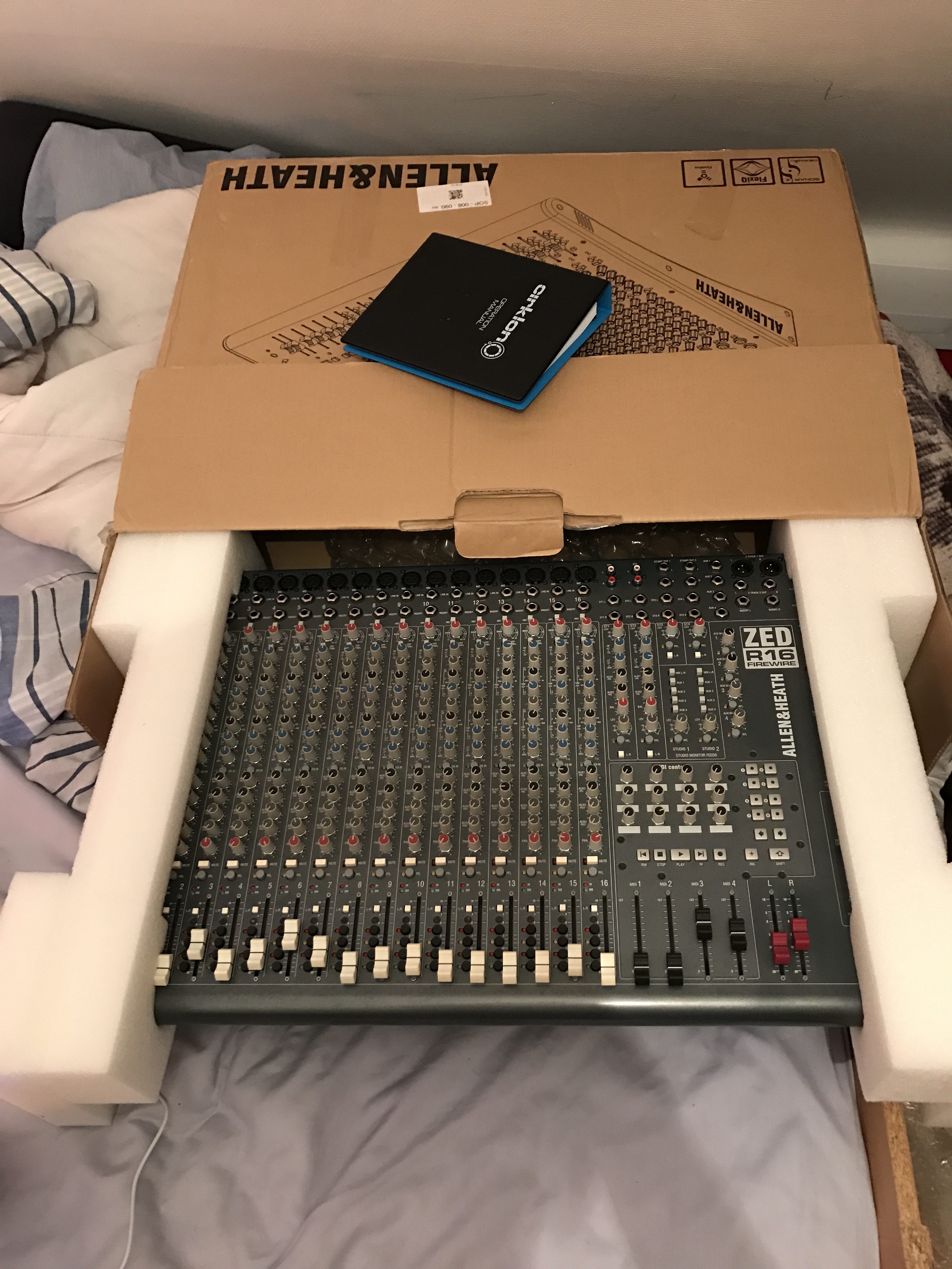 ZEDR16 Allen & Heath ZEDR16 Audiofanzine