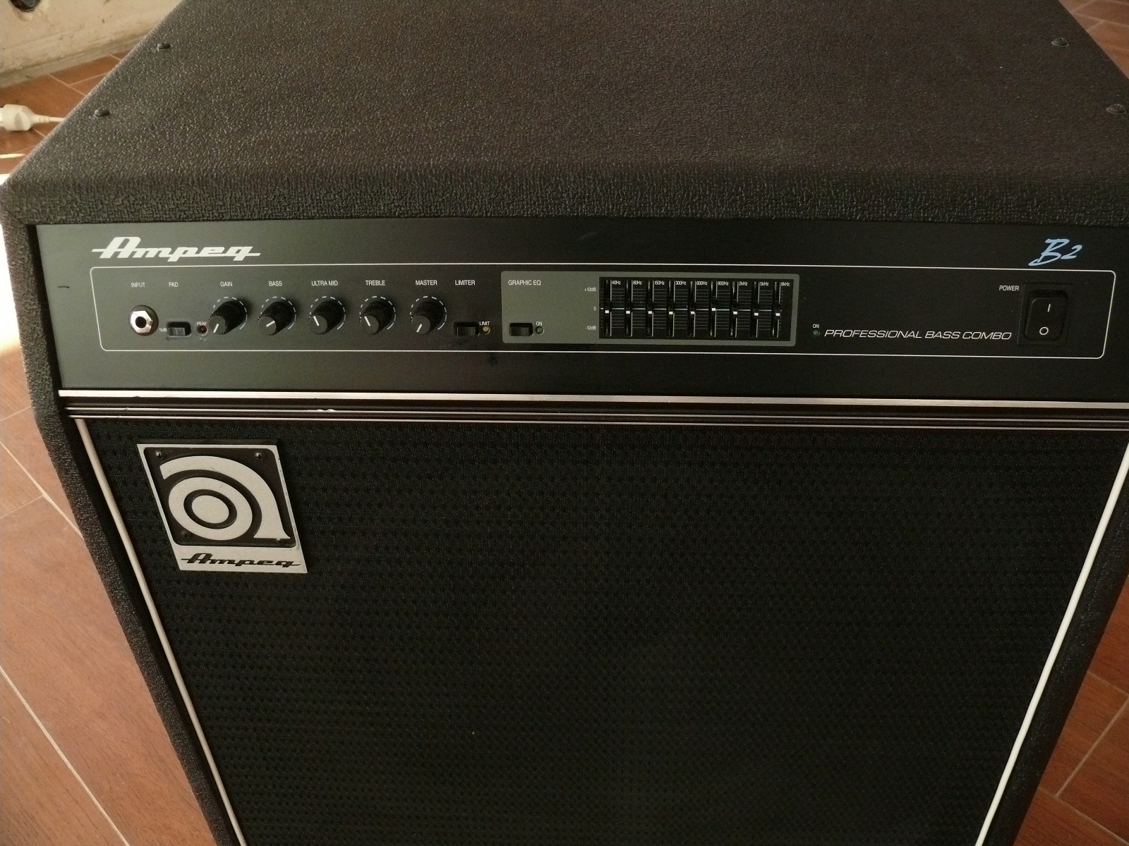 Ampeg Combo B2 - Search Images - Audiofanzine