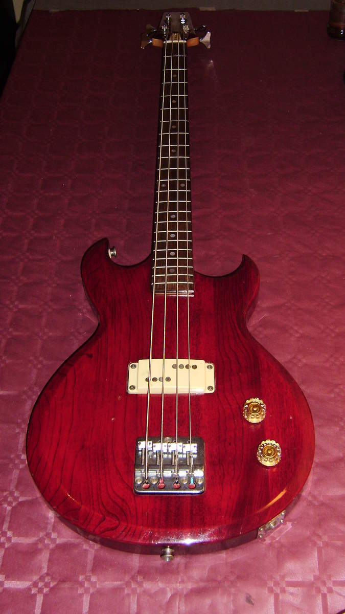 Aria Pro II Cardinal CSB380 image (173553) Audiofanzine