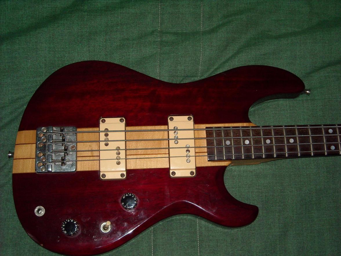 Photo Aria TSB400 Aria Pro II THOR SOUND TSB400 (47271) Audiofanzine