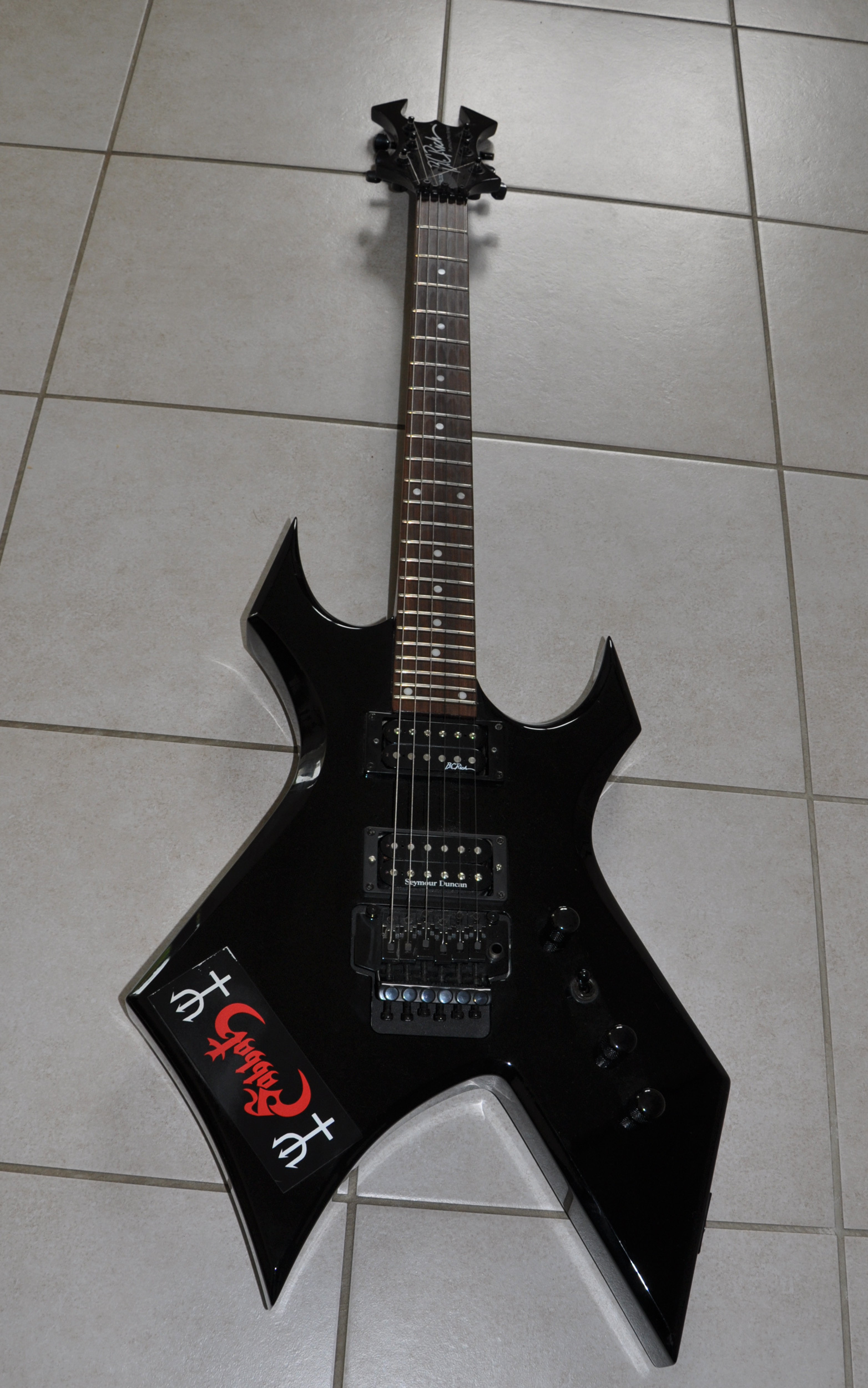 B C Rich Platinum Warlock Tete Widow Black Image 226572 Audiofanzine