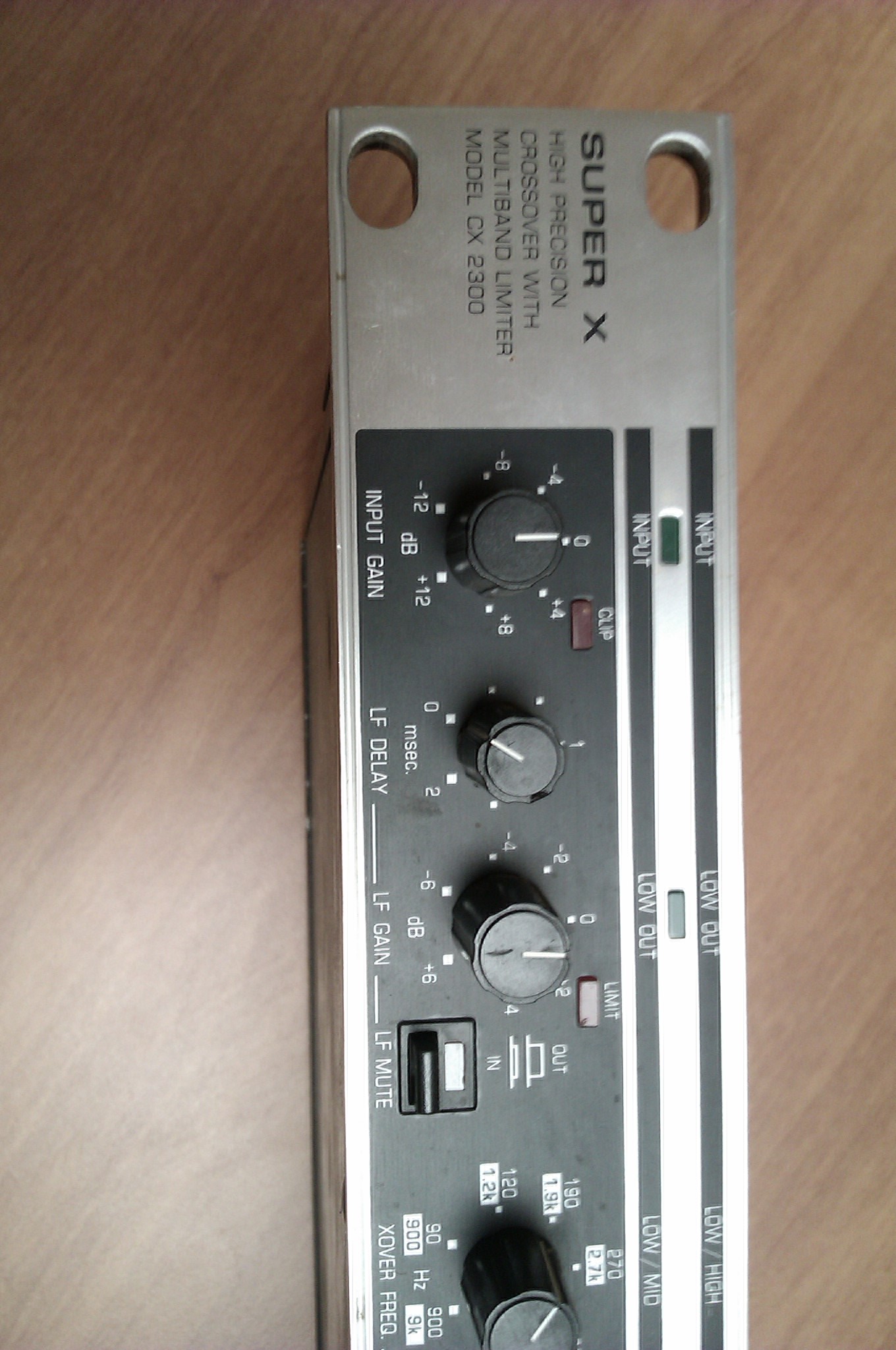 Behringer 2300