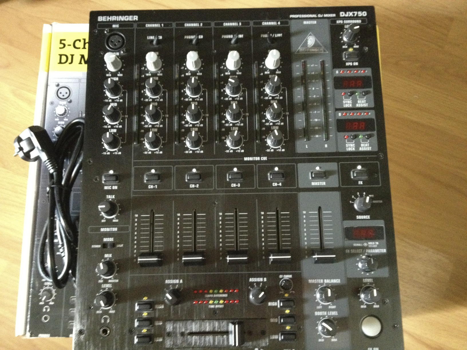 Behringer DJX750 image (293933) Audiofanzine