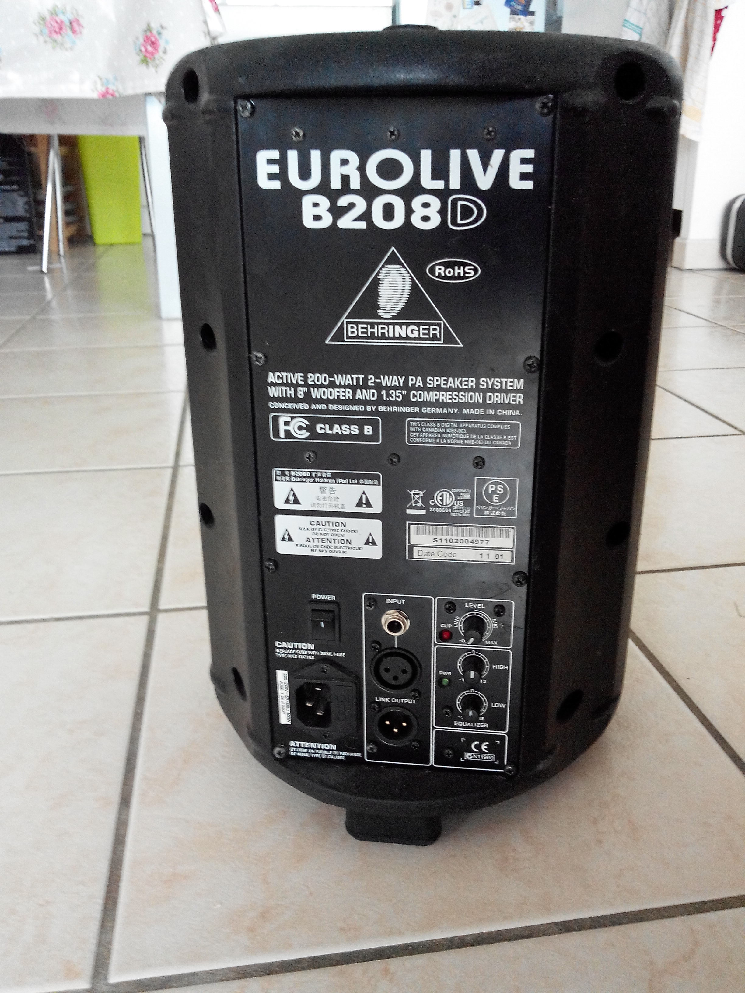 EUROLIVE B208D - Behringer Eurolive B208D - Audiofanzine