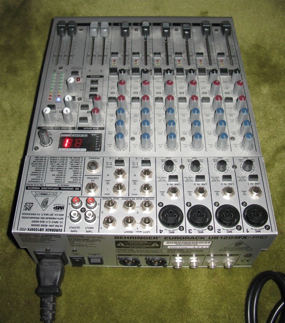 Behringer Eurorack UB1204FX-Pro image (#743942) - Audiofanzine