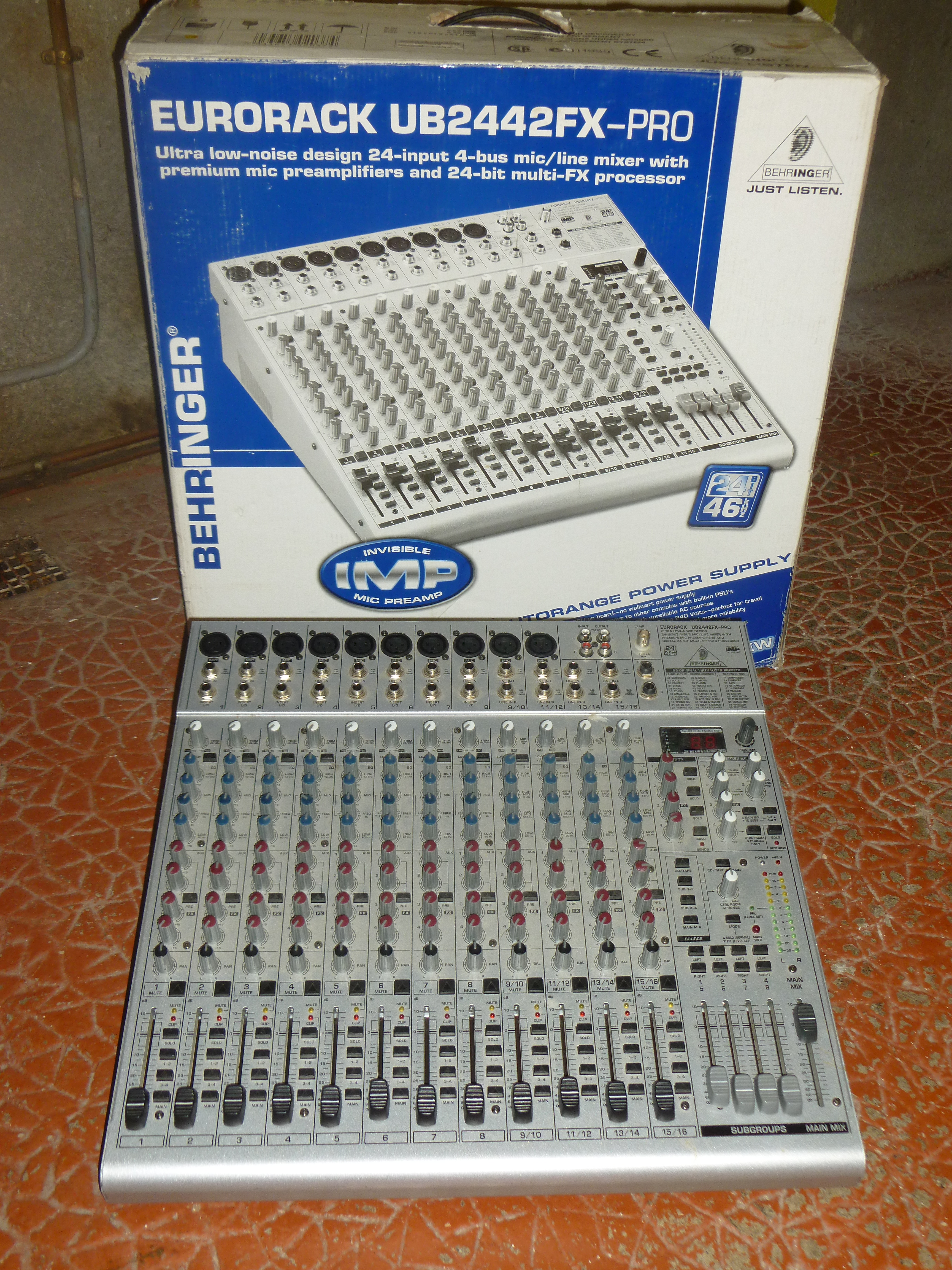 Behringer Eurorack UB2442FXPro image (638694) Audiofanzine