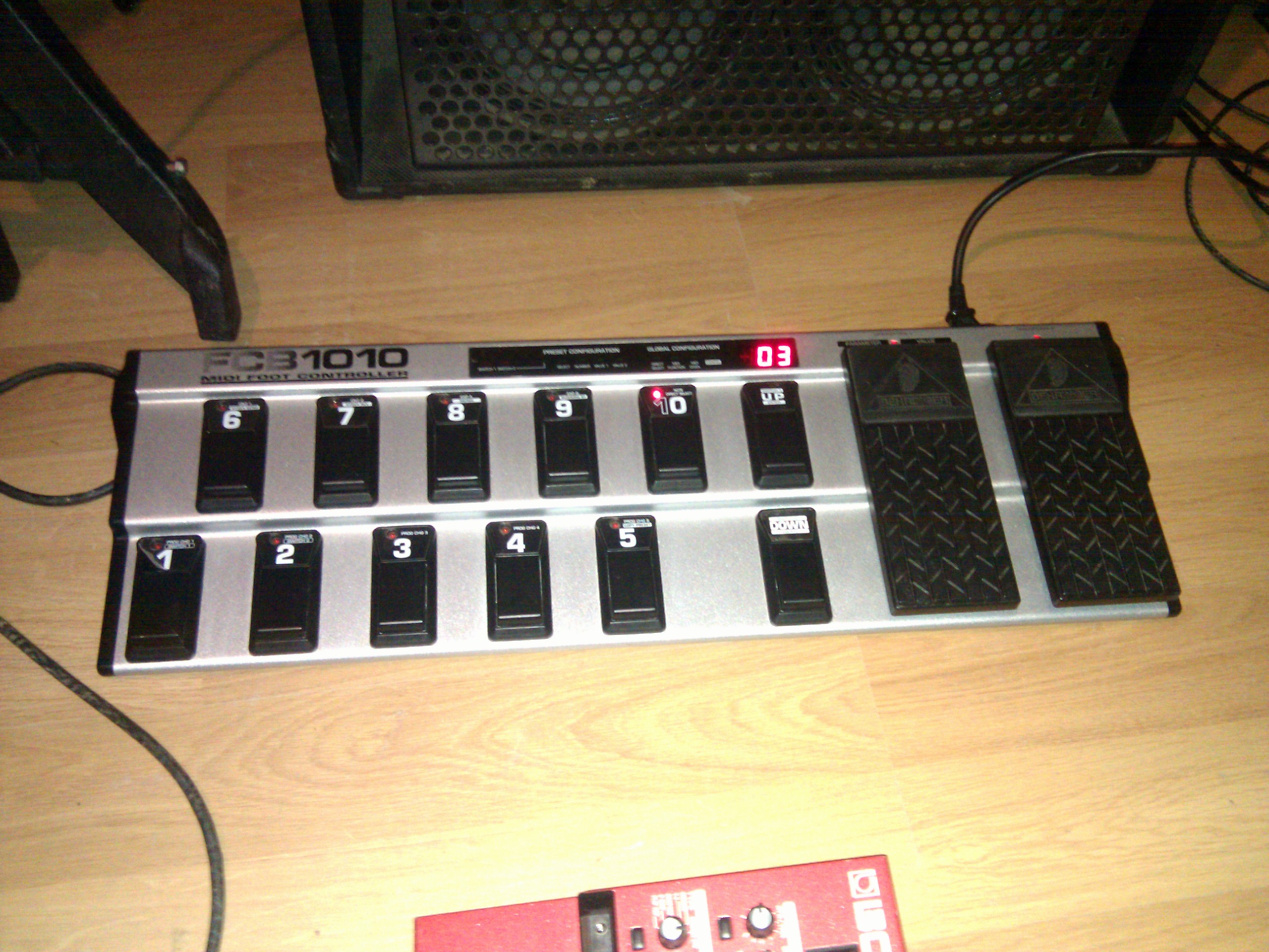 Behringer FCB1010 Midi Foot Controller image (339522) Audiofanzine