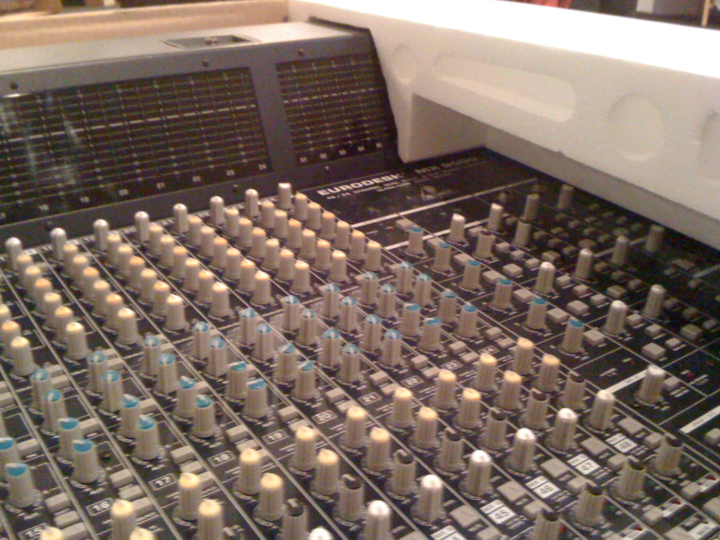 Behringer 9000