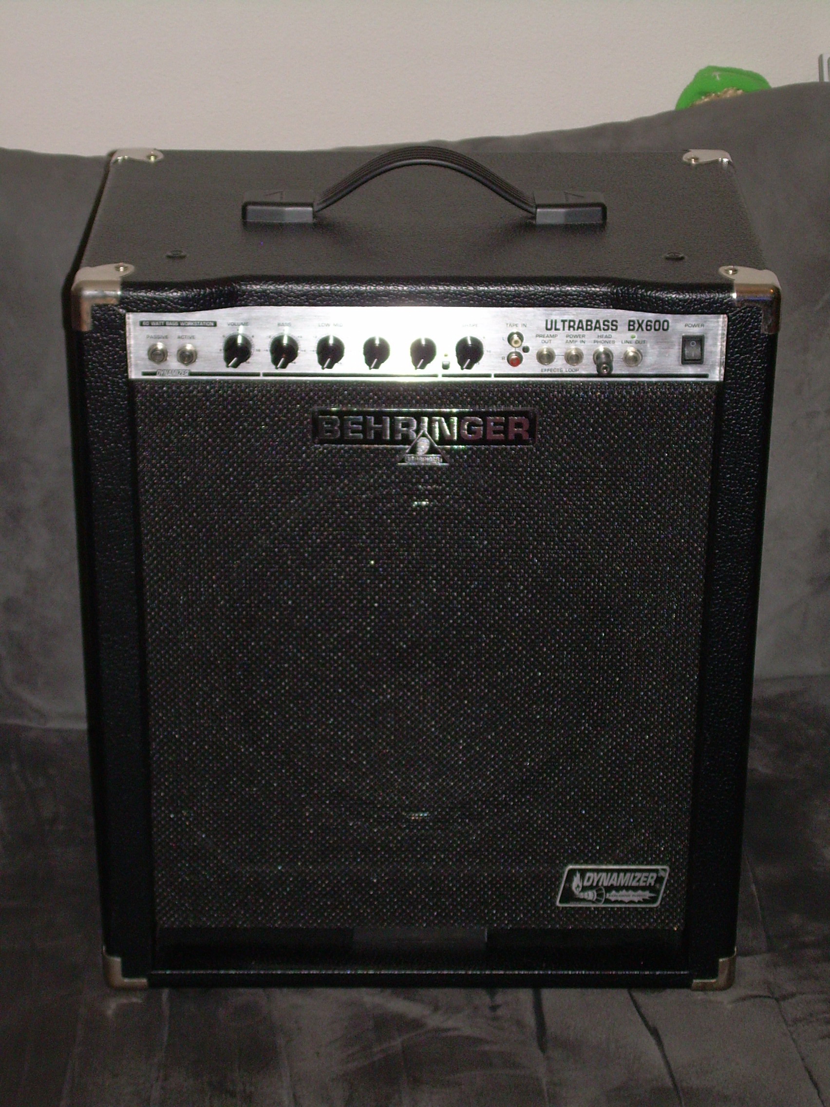 Behringer Ultrabass BX600 image (343648) Audiofanzine
