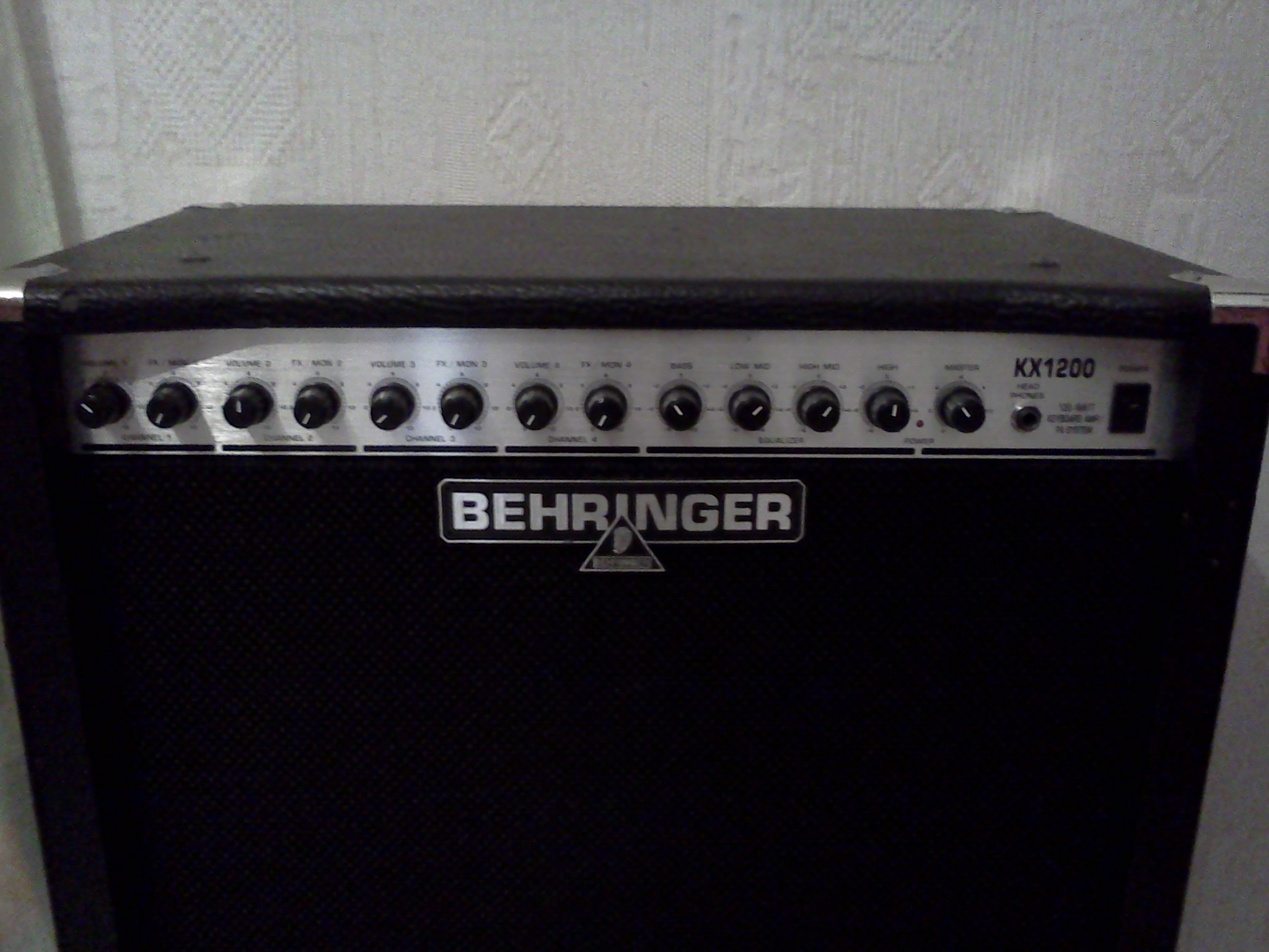Behringer UltraTone KX1200 image (267428) Audiofanzine