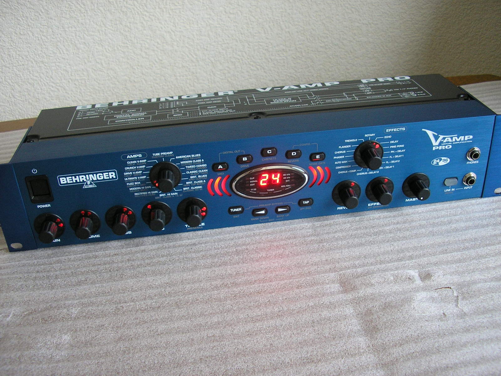 Behringer VAmp Pro image (160459) Audiofanzine