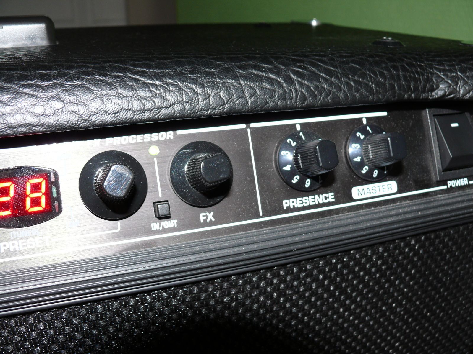 Behringer VTone GMX212 image (223841) Audiofanzine