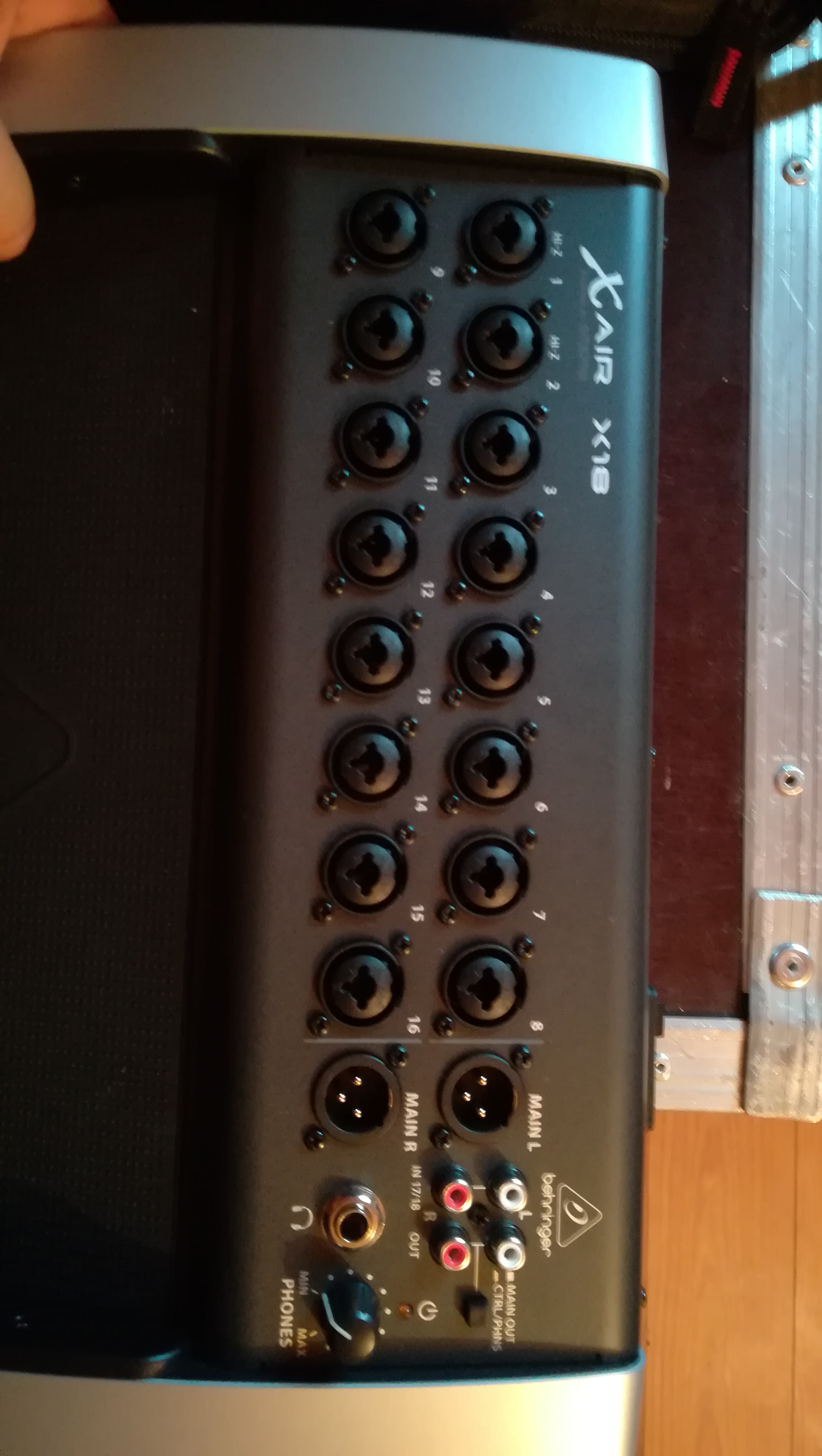 X18 Behringer X18 Audiofanzine