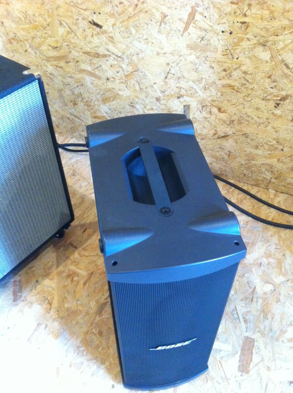 MB4 Panaray Modular Bass Loudspeaker Bose Audiofanzine