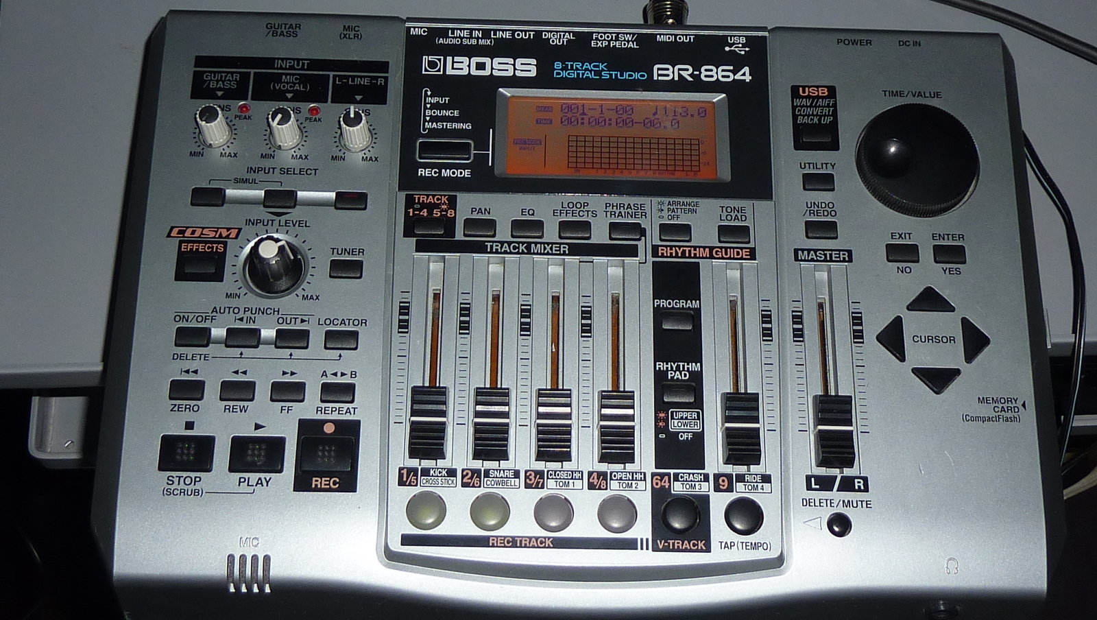 Boss BR864 8Track Digital Studio image (185335) Audiofanzine