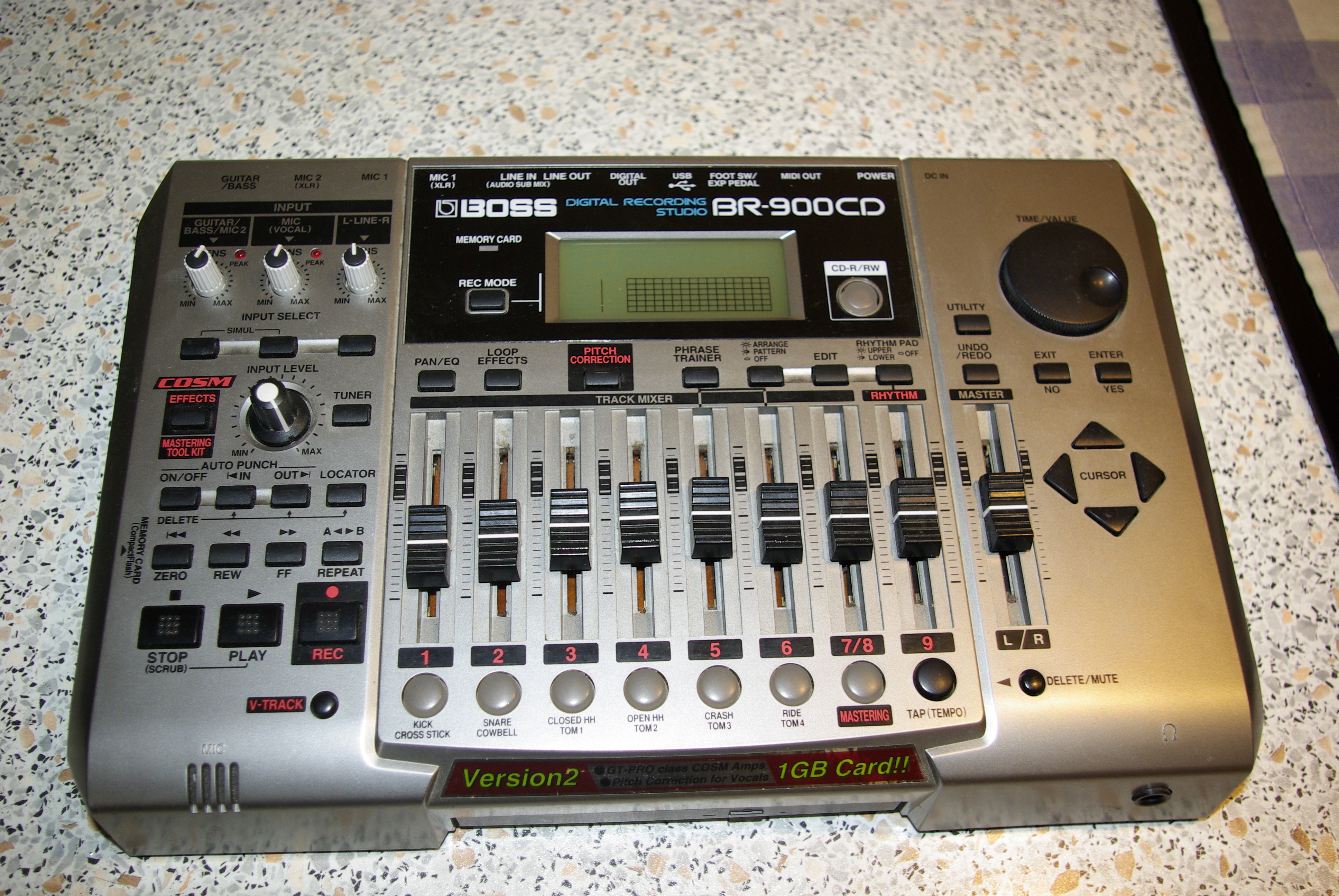 Boss BR-900CD Digital Recording Studio image (#409625) - Audiofanzine