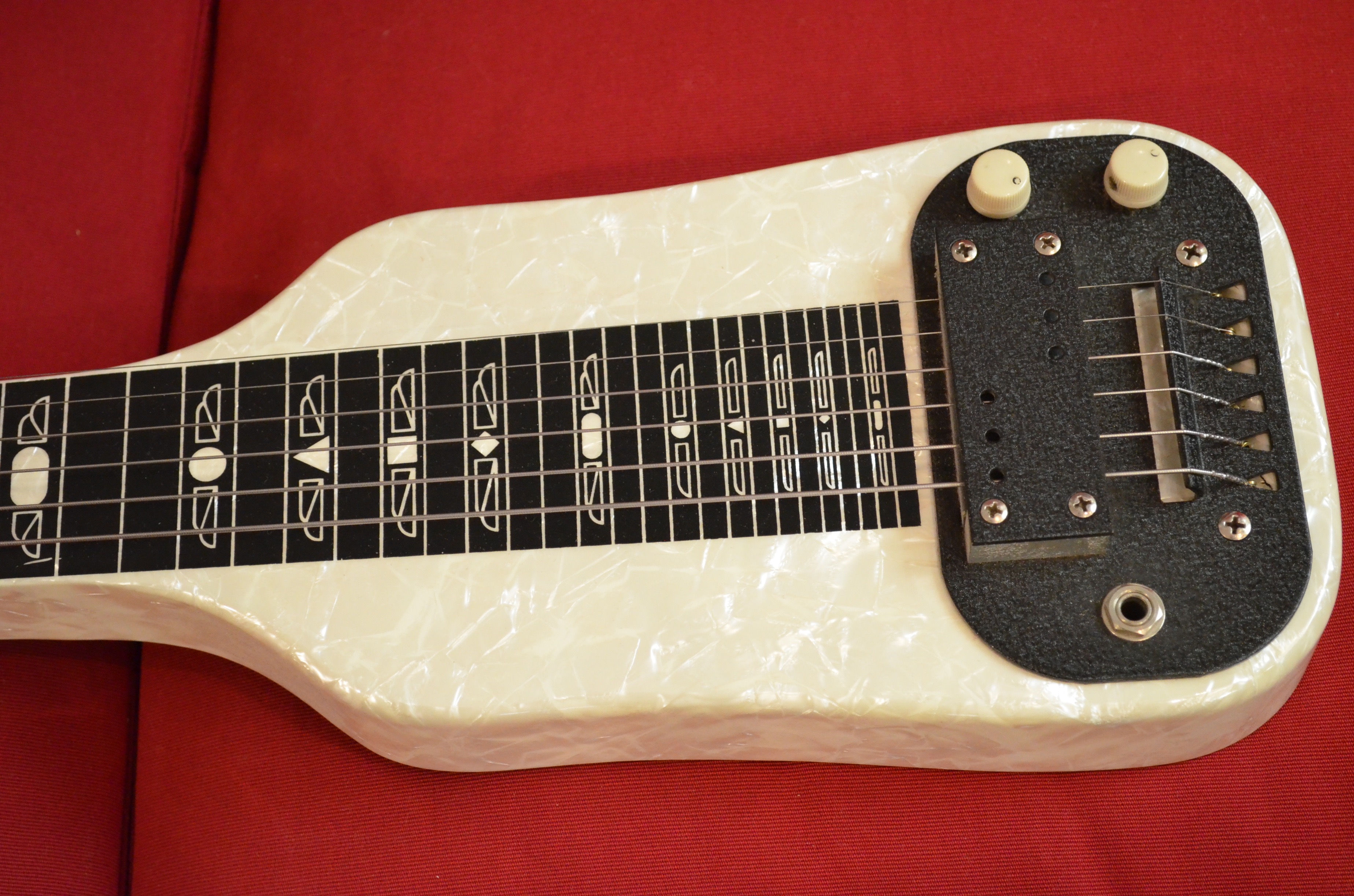 Chandler Lap Steel image (1301988) Audiofanzine