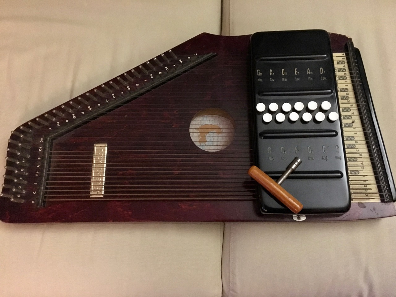 AUTOHARP 36 CORDES Chord Harp Autoharp 36 cordes Audiofanzine