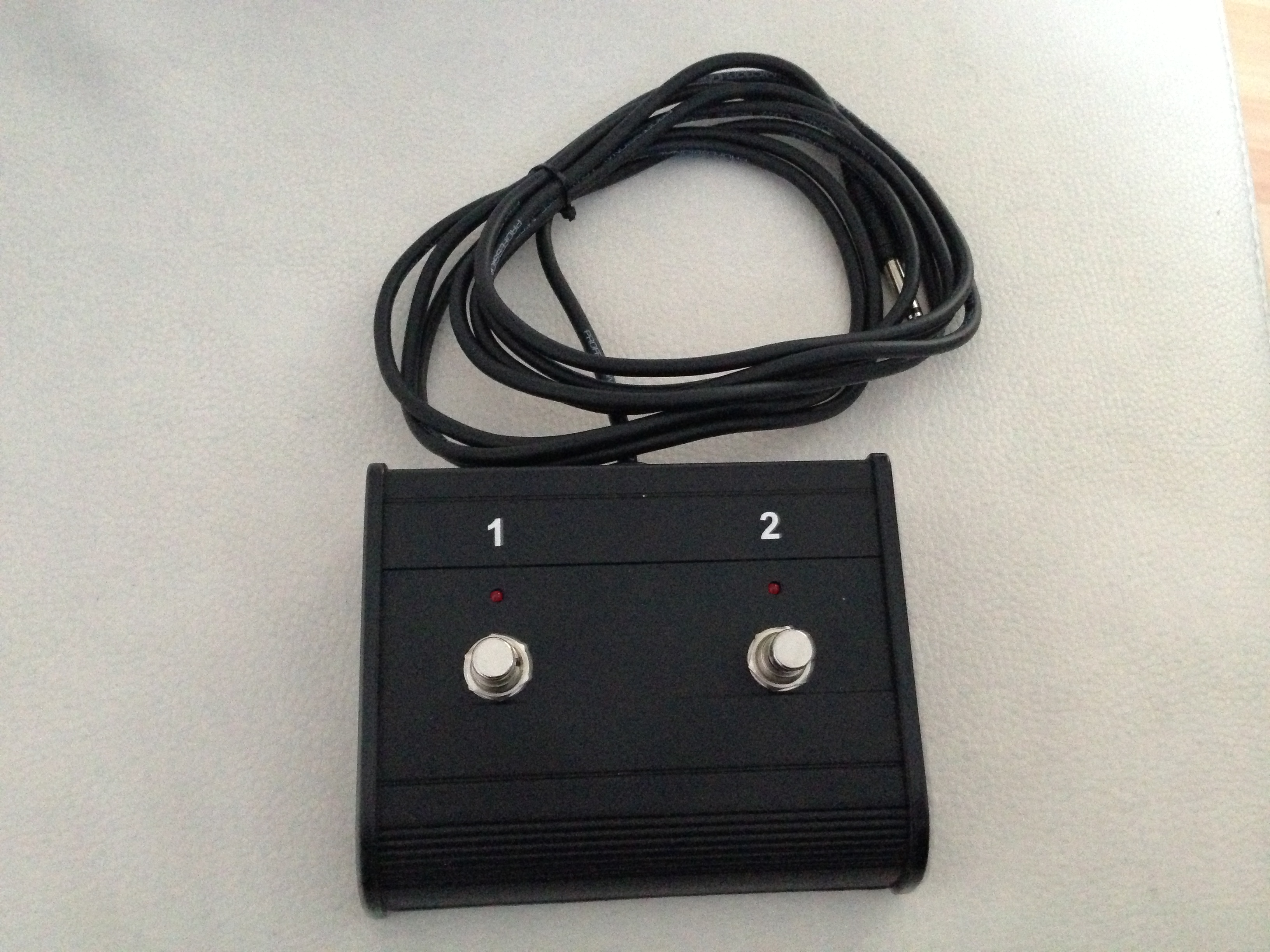 FOOTSWITCH 2 CHANNEL Coxx Footswitch 2 Channel Audiofanzine