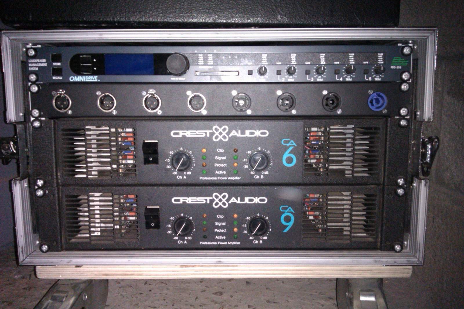 Photo Crest Audio CA 9 Crest Audio CA 9 (5387) (154305) Audiofanzine