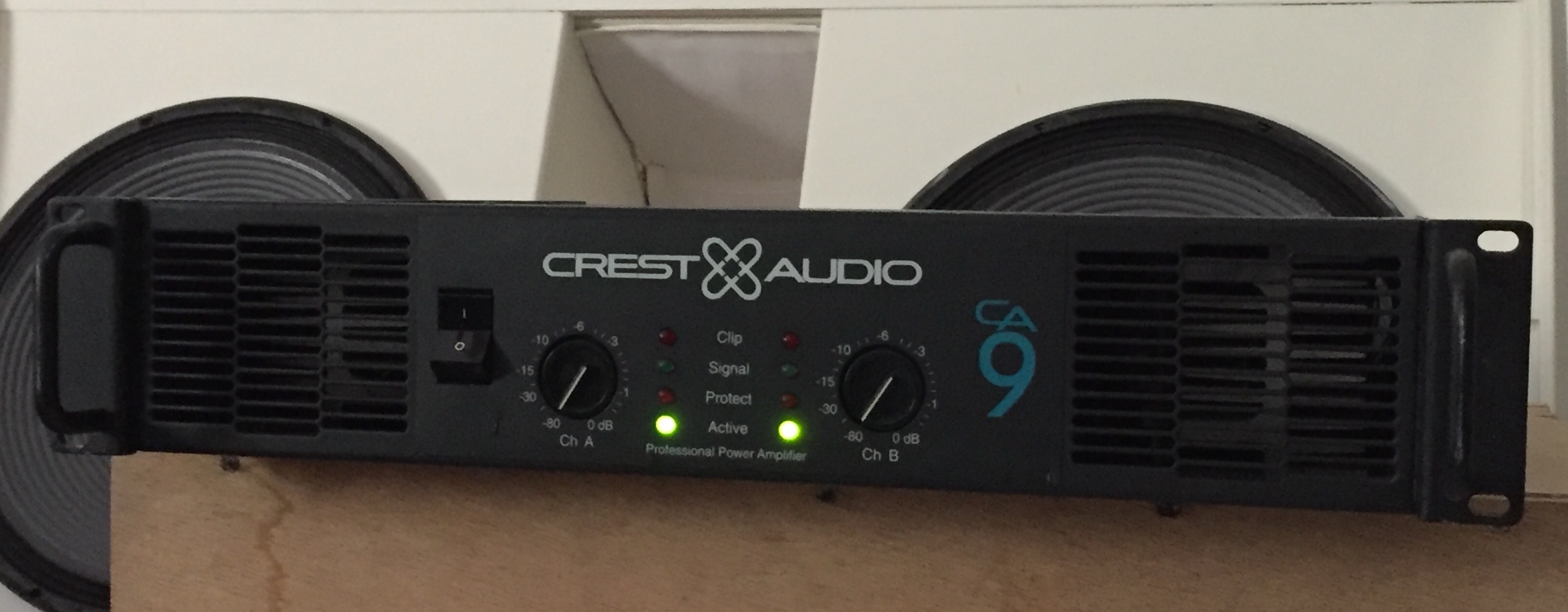 CA 9 Crest Audio CA 9 Audiofanzine