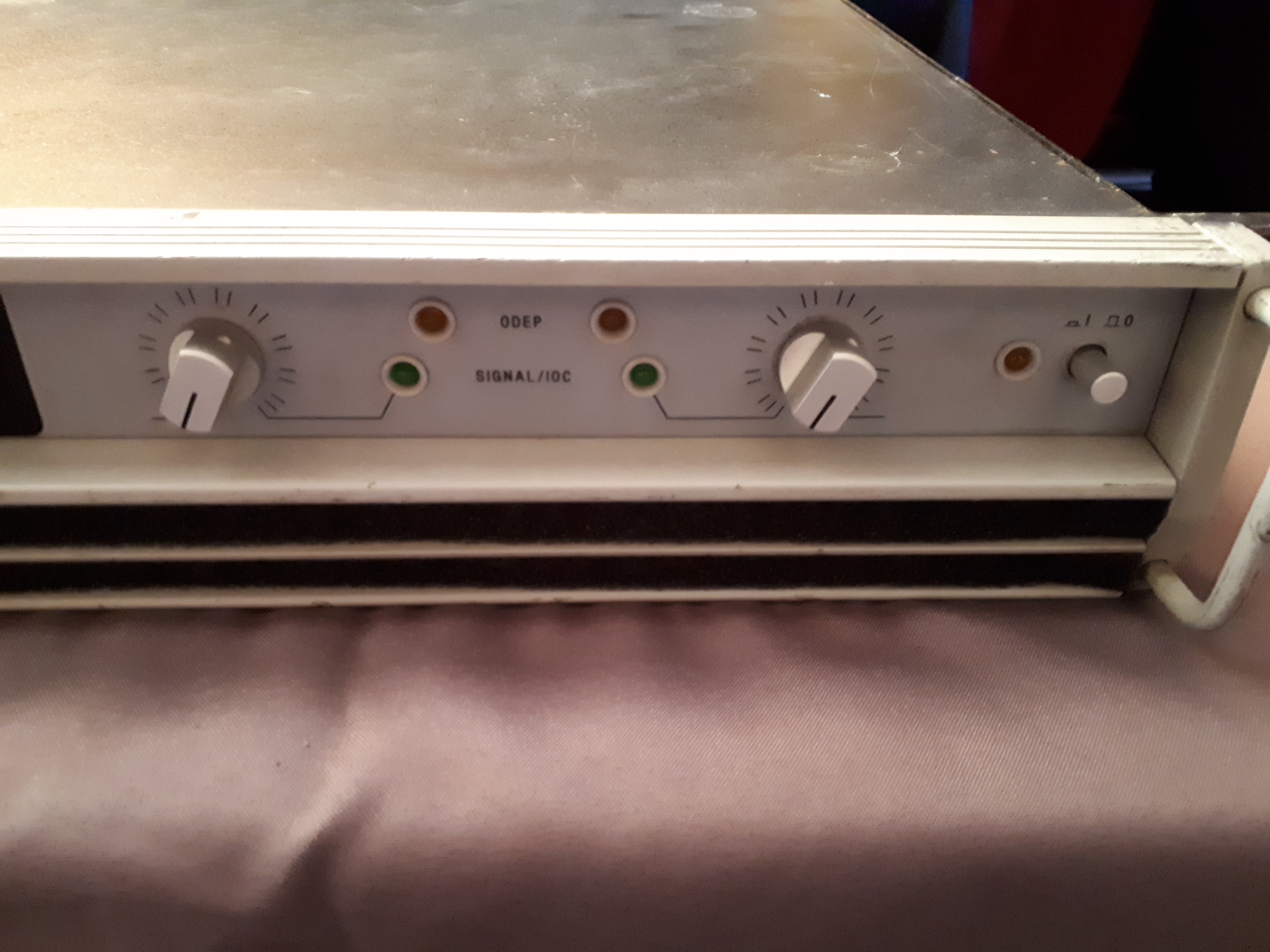 MACROTECH 2400 Crown MacroTech 2400 Audiofanzine