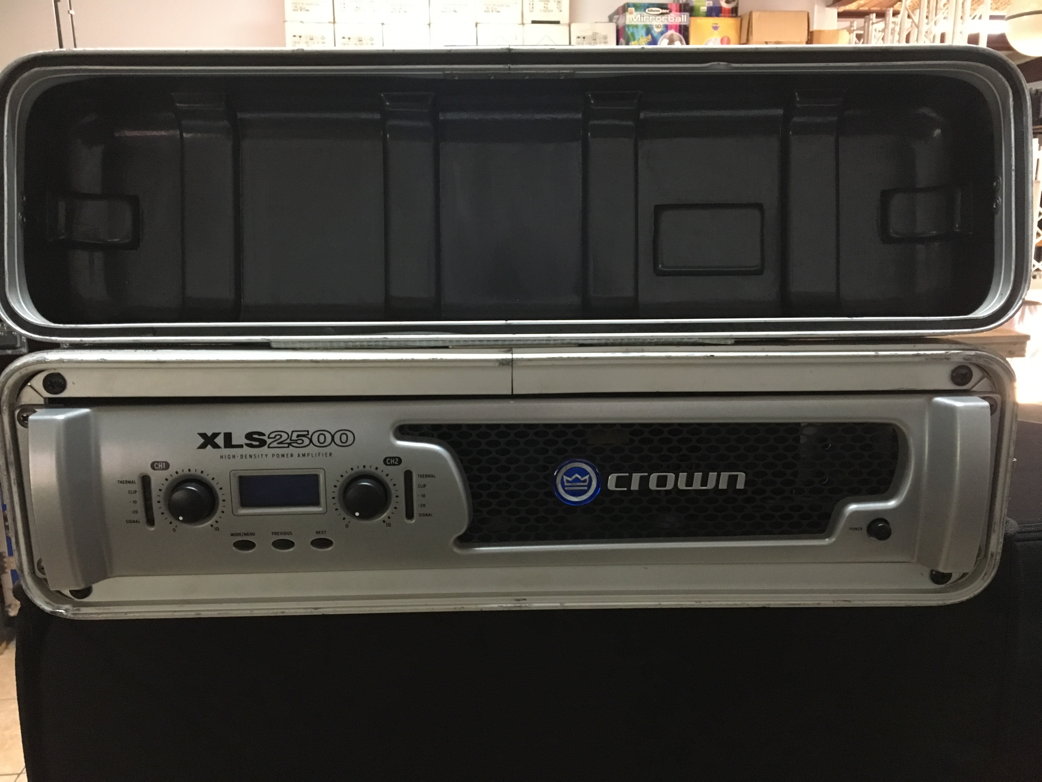 XLS 2500 - Crown XLS 2500 - Audiofanzine