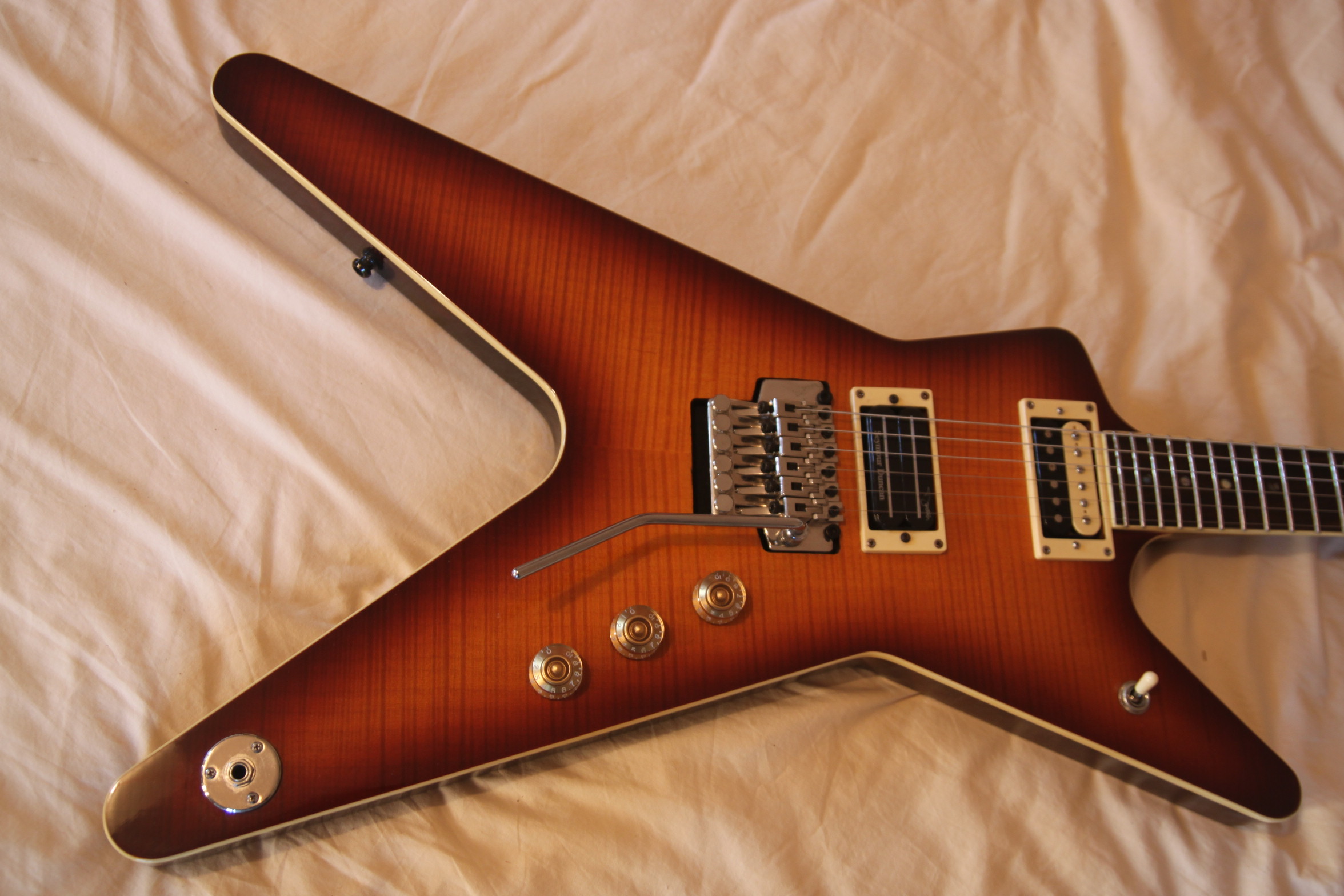 Dean Guitars ML 79 Trans Brazilaburst Image 1594422 Audiofanzine dean-guitars-ml-79-trans-brazilaburst-image-1594422-audiofanzine