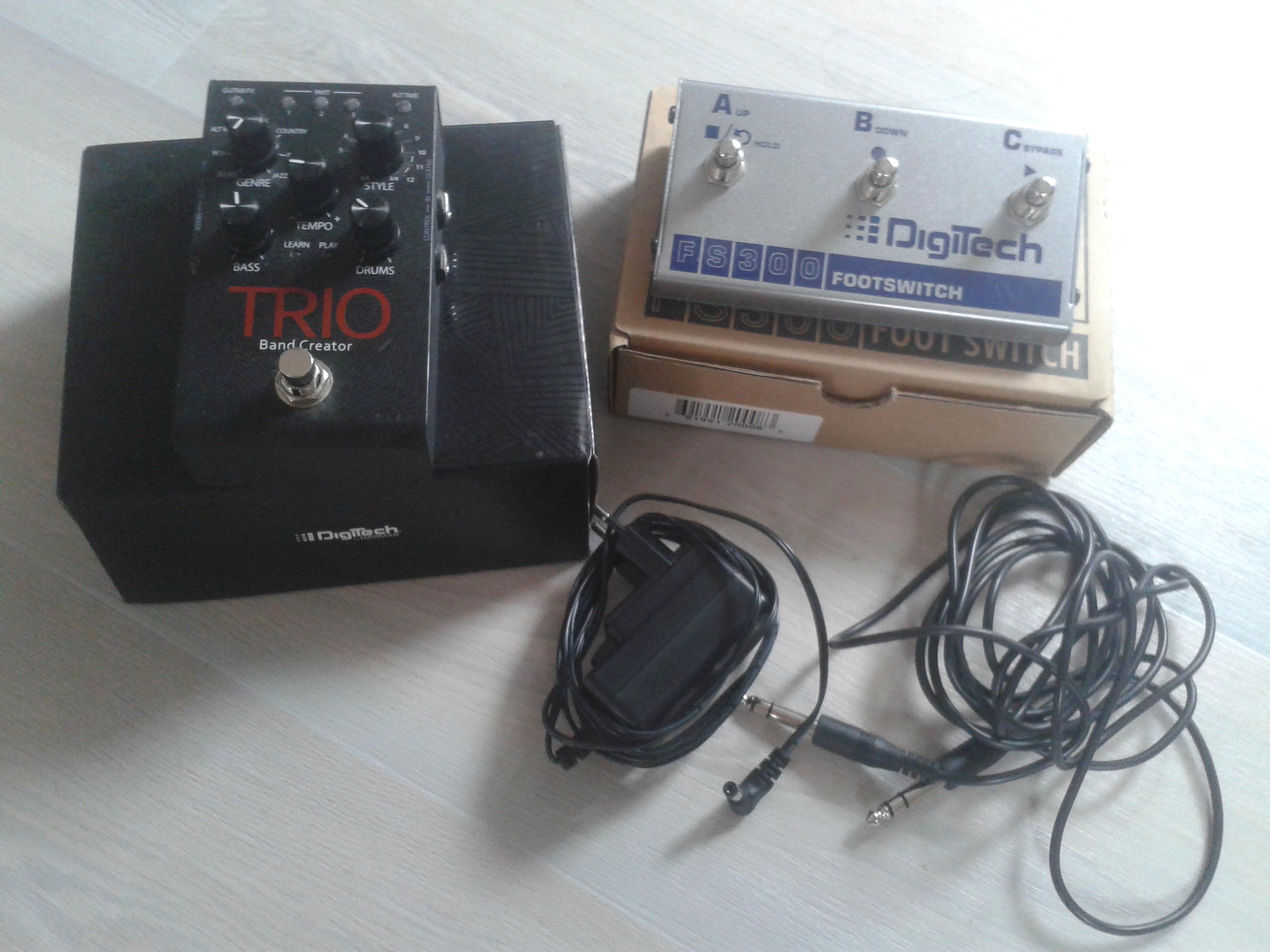 FS300 FOOTSWITCH - DigiTech FS300 Footswitch - Audiofanzine