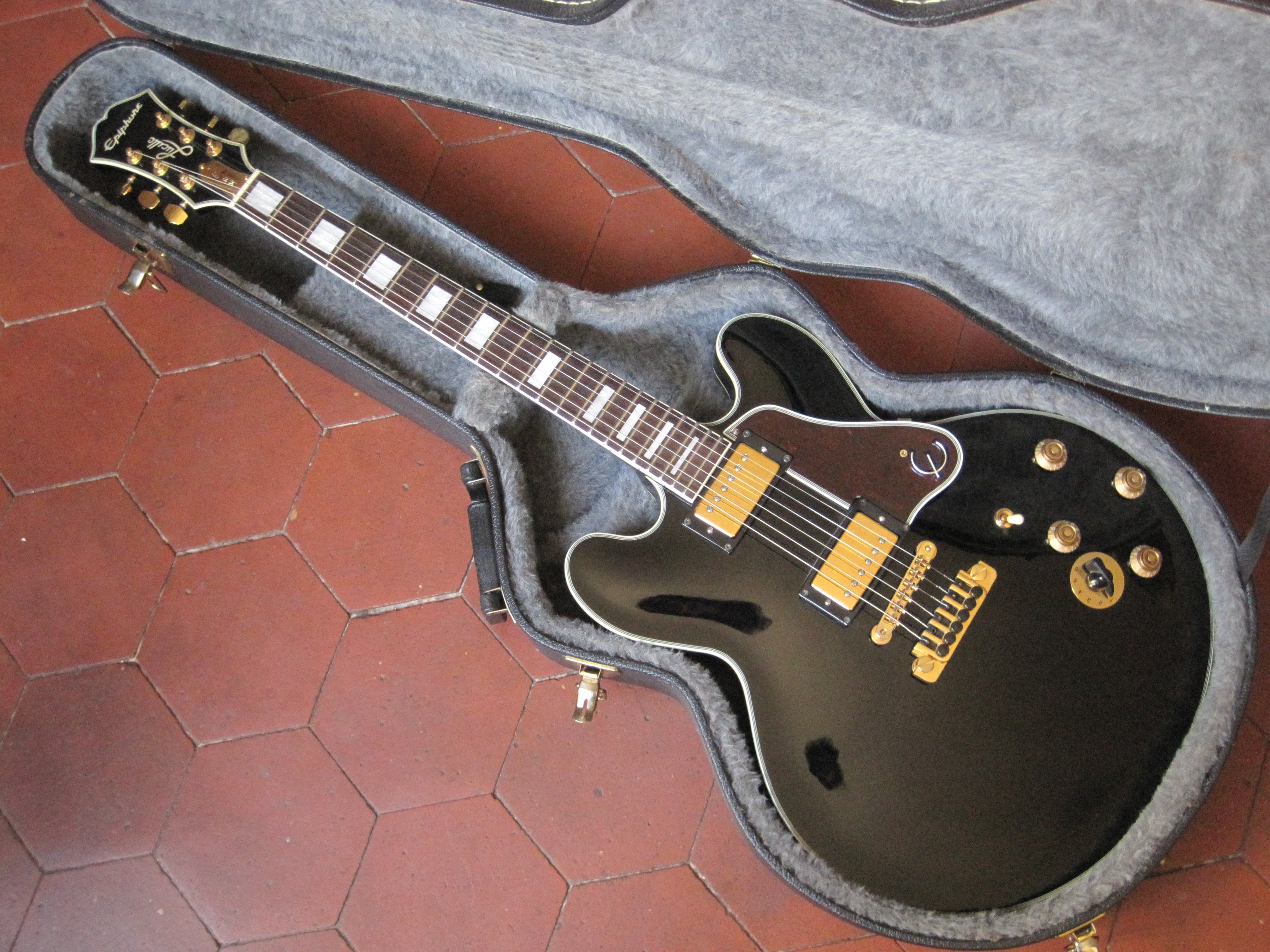 Epiphone B. B. King Lucille Image (#467566) - Audiofanzine