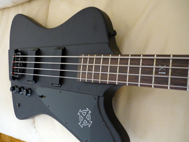 Epiphone Thunderbird Gothic