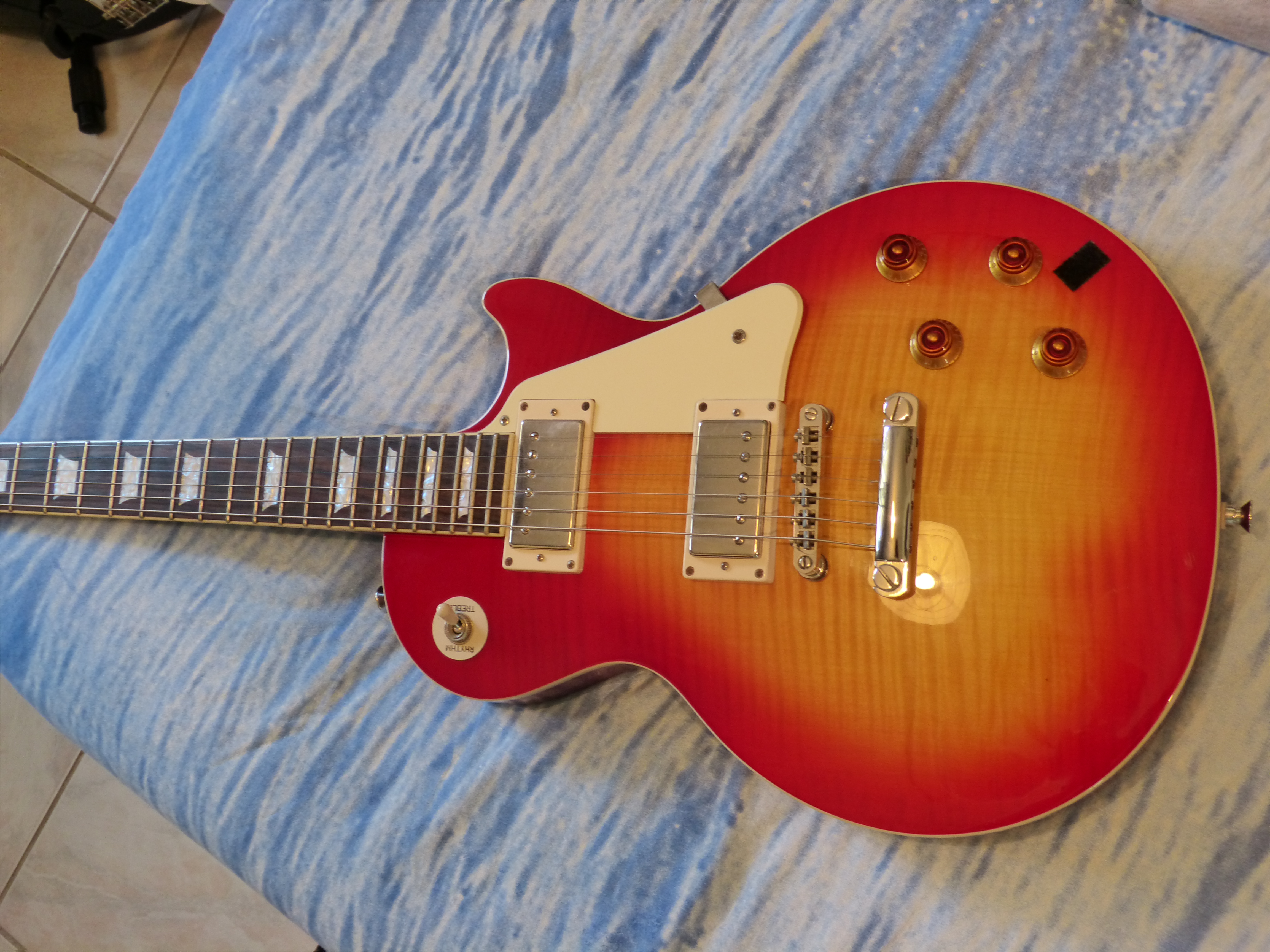 Photo Epiphone Les Paul Standard Plain Top Epiphone Les Paul Standard Plain Top Heritage