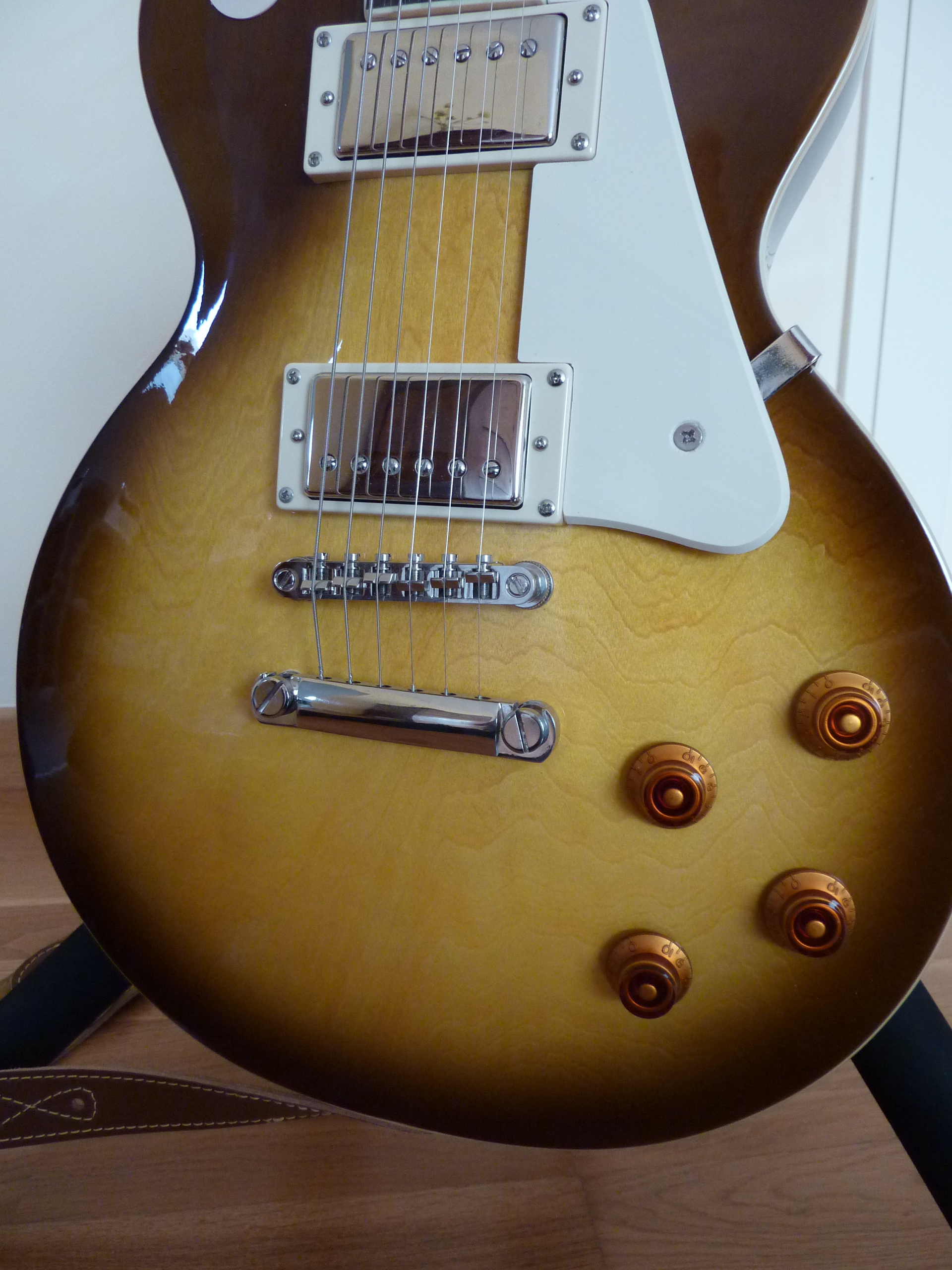 Photo Epiphone Les Paul Standard Plain Top Epiphone Les Paul Standard Plain Top Honey Burst