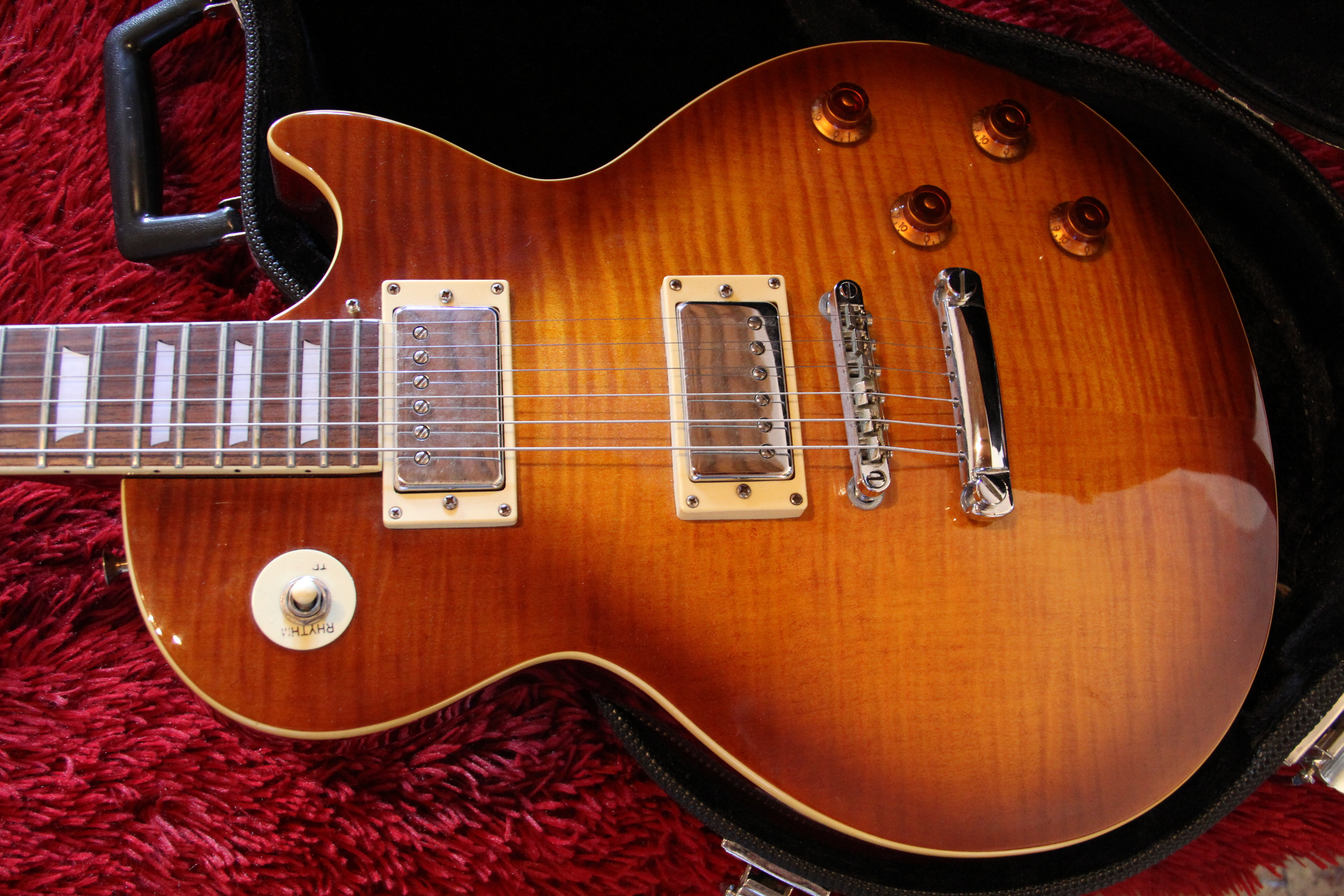 Photo Epiphone Les Paul Standard Plus Top Epiphone Les Paul Standard Plus Plain Top Honey