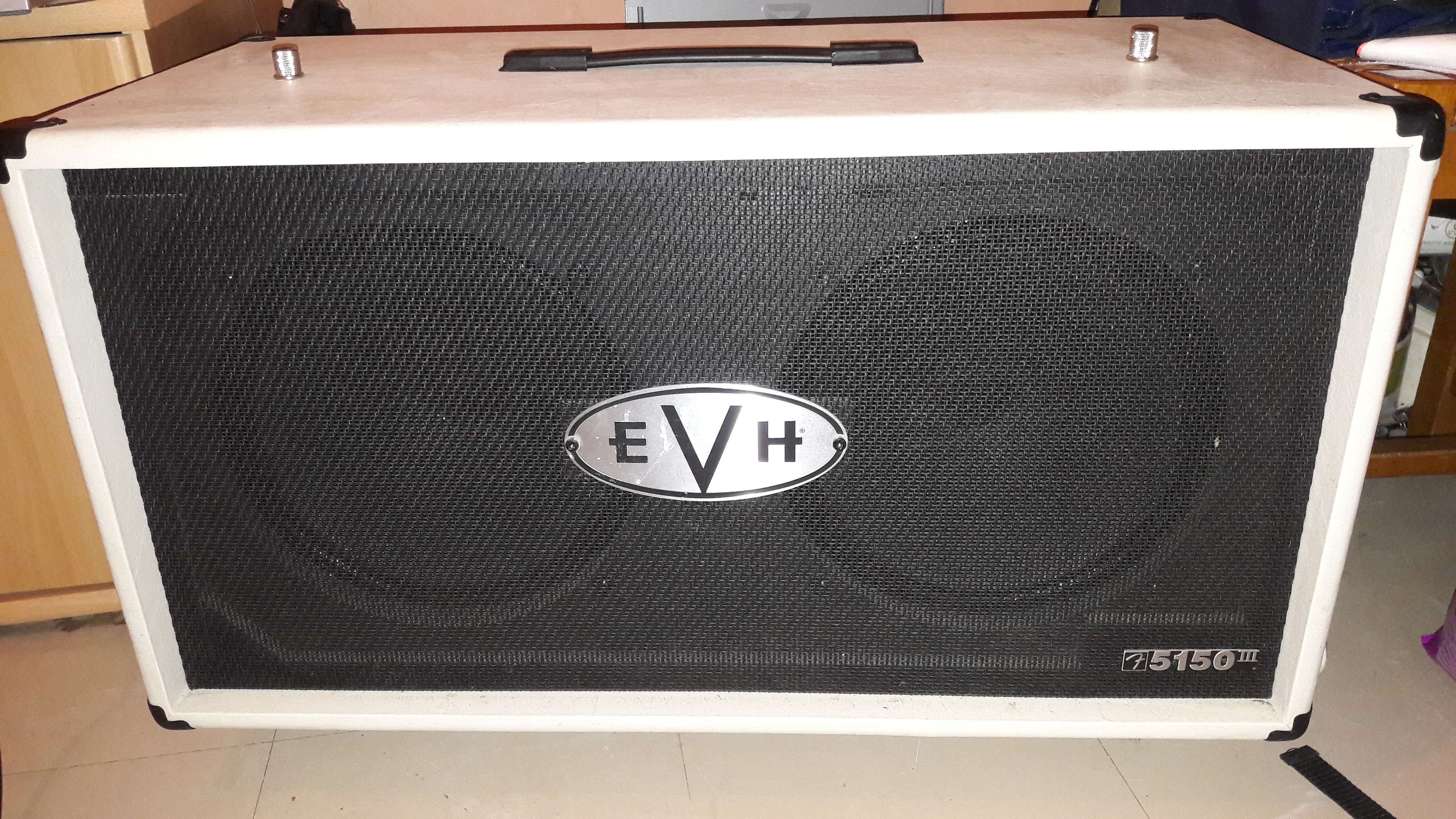 EVH 5150 III 2x12 Cabinet - Ivory image (#1793002) - Audiofanzine