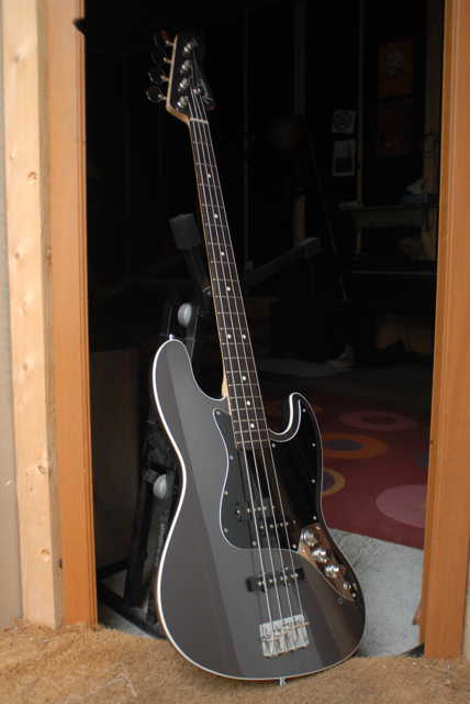 Fender+aerodyne+jazz+bass+for+sale