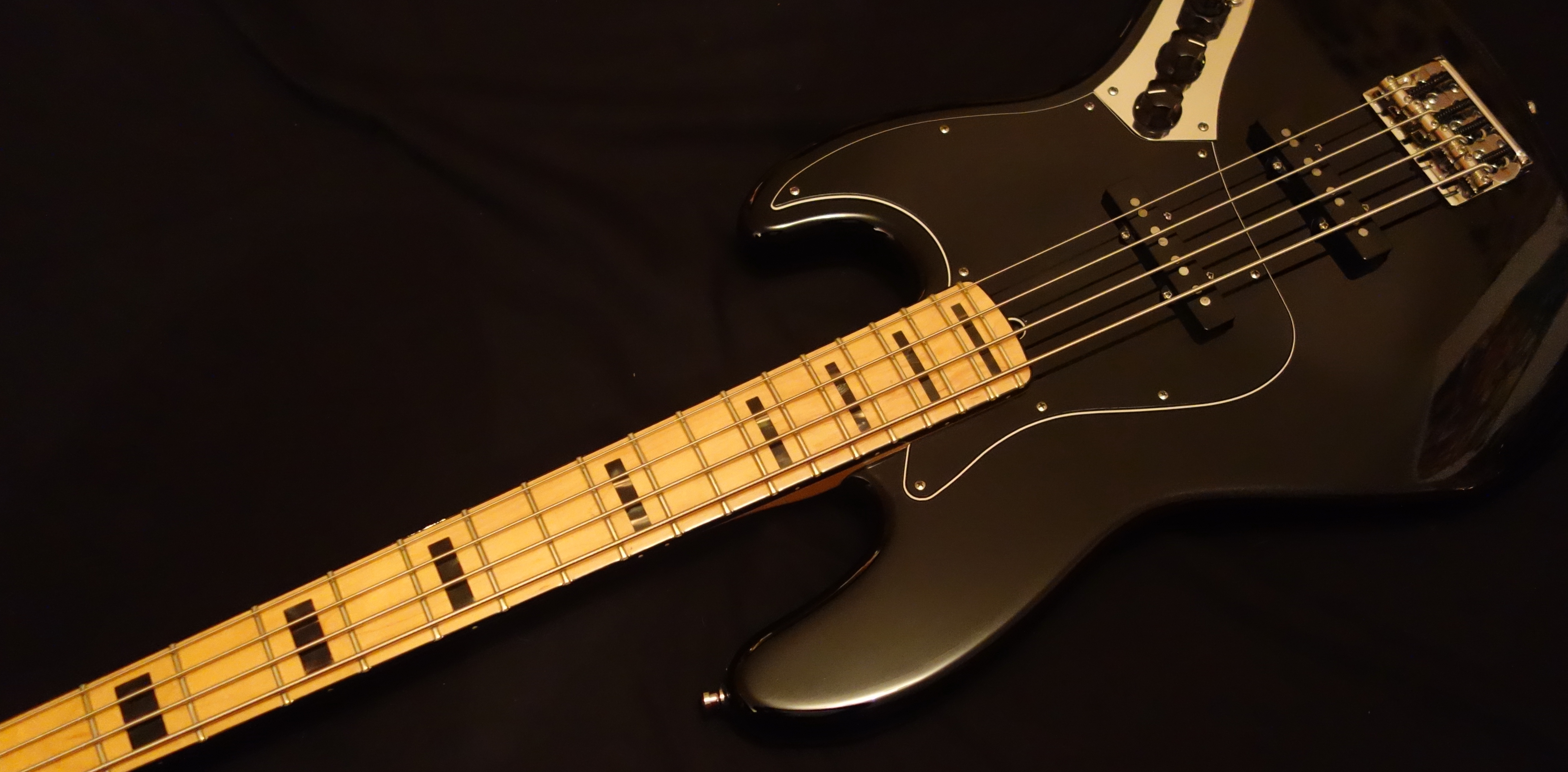 Fender American Deluxe Jazz Bass [2010 2015] Image